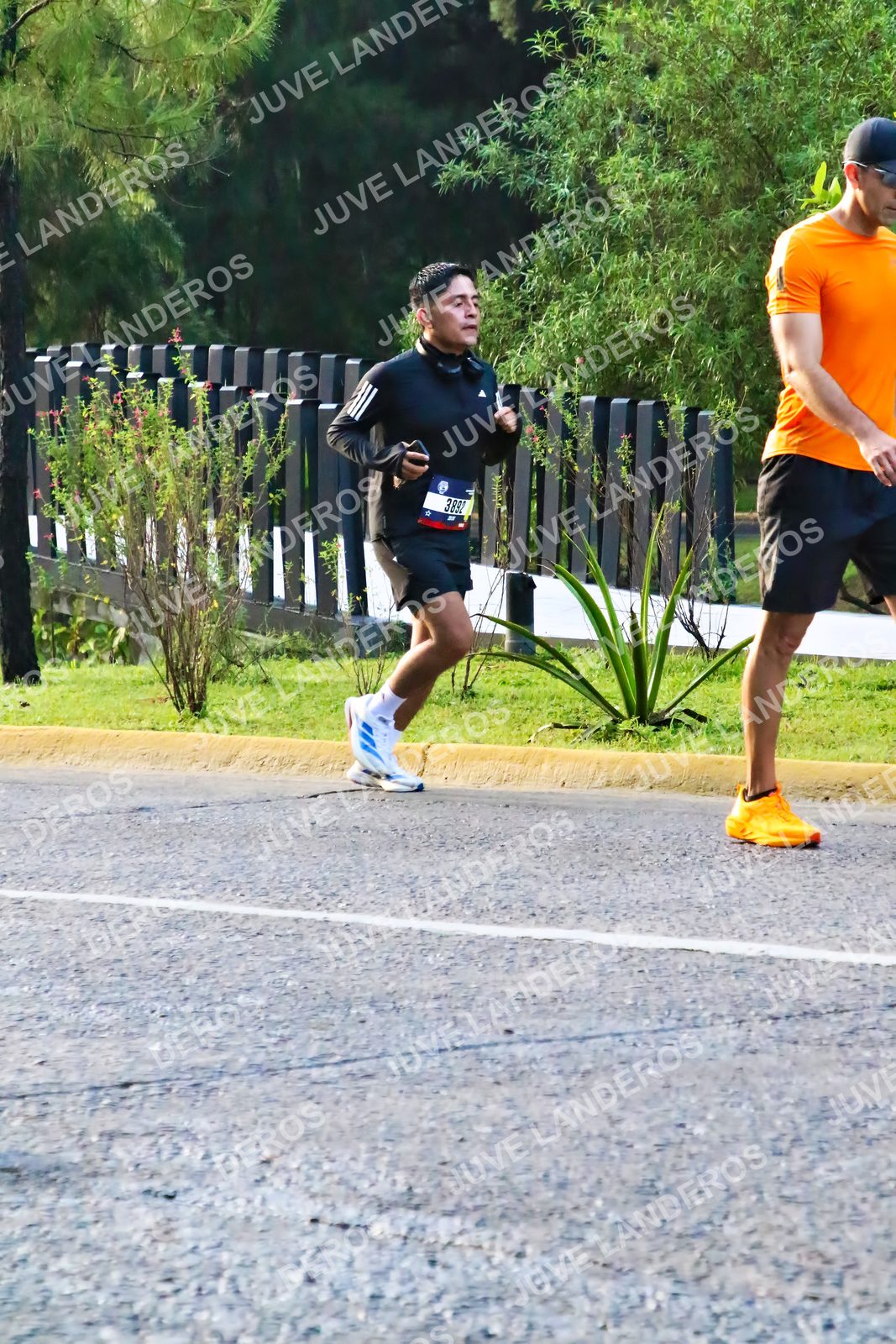 Foto de la CARRERA BIMBO GLOBAL RACE GUADALAJARA en Centro Comercial Andares, Blvd. Puerta de Hierro 4965, Zapopan a las 07:35 · dorsal 3892
