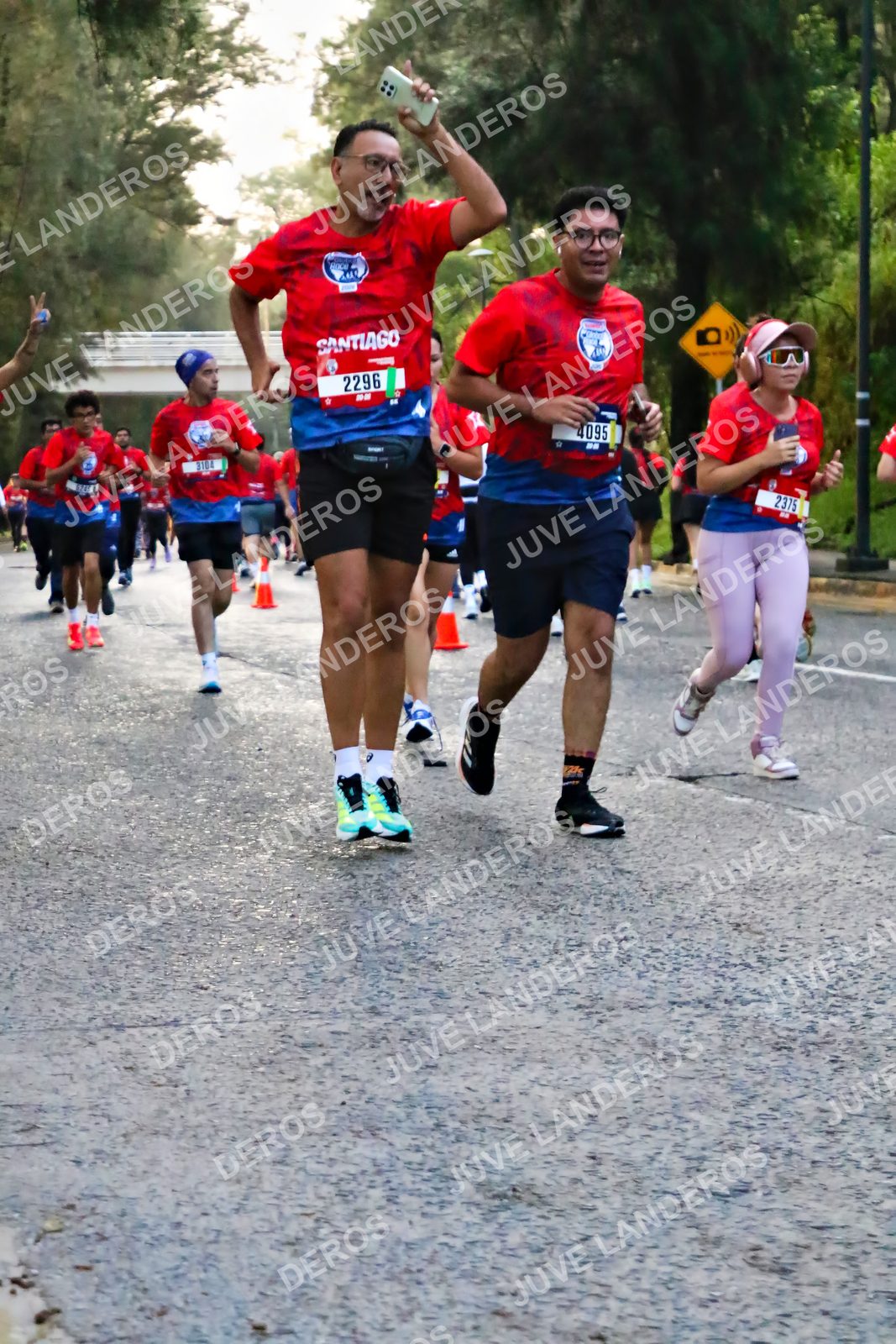 Foto de la CARRERA BIMBO GLOBAL RACE GUADALAJARA en Centro Comercial Andares, Blvd. Puerta de Hierro 4965, Zapopan a las 05:00 · dorsal 2296, 4095, 2375