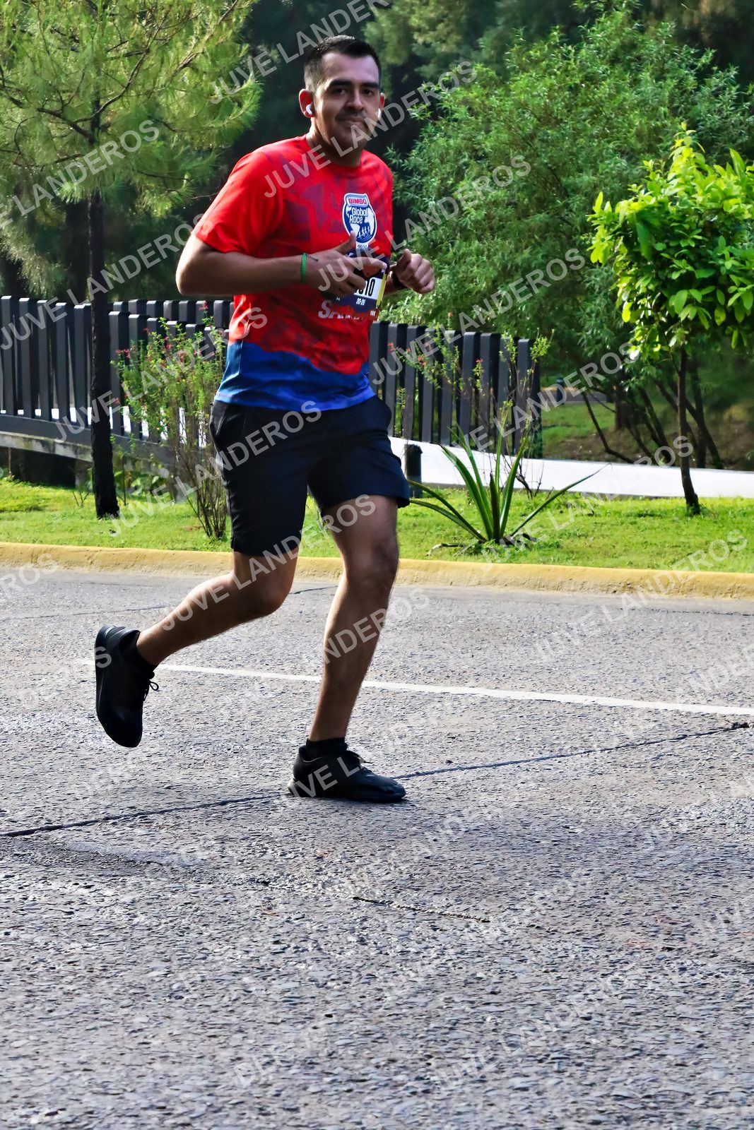 Foto de la CARRERA BIMBO GLOBAL RACE GUADALAJARA en Centro Comercial Andares, Blvd. Puerta de Hierro 4965, Zapopan a las 07:46 · dorsal 10
