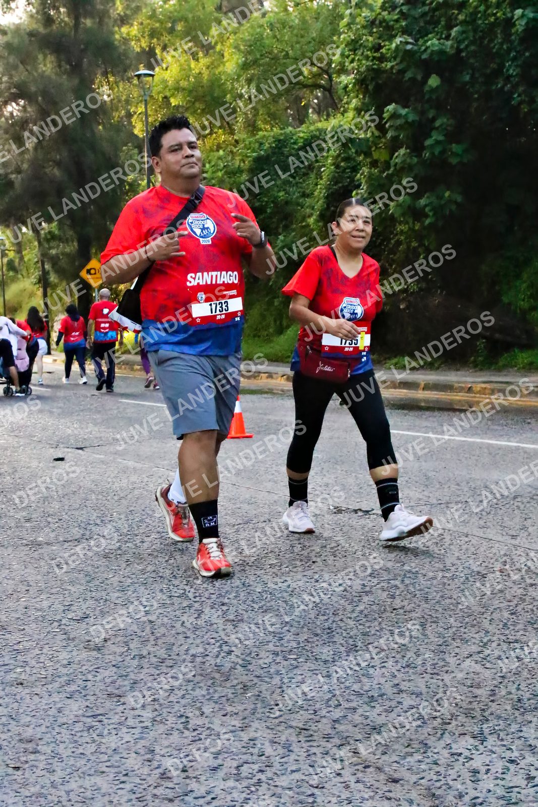 Foto de la CARRERA BIMBO GLOBAL RACE GUADALAJARA en Centro Comercial Andares, Blvd. Puerta de Hierro 4965, Zapopan a las 07:10 · dorsal 1733, 1730, 2024