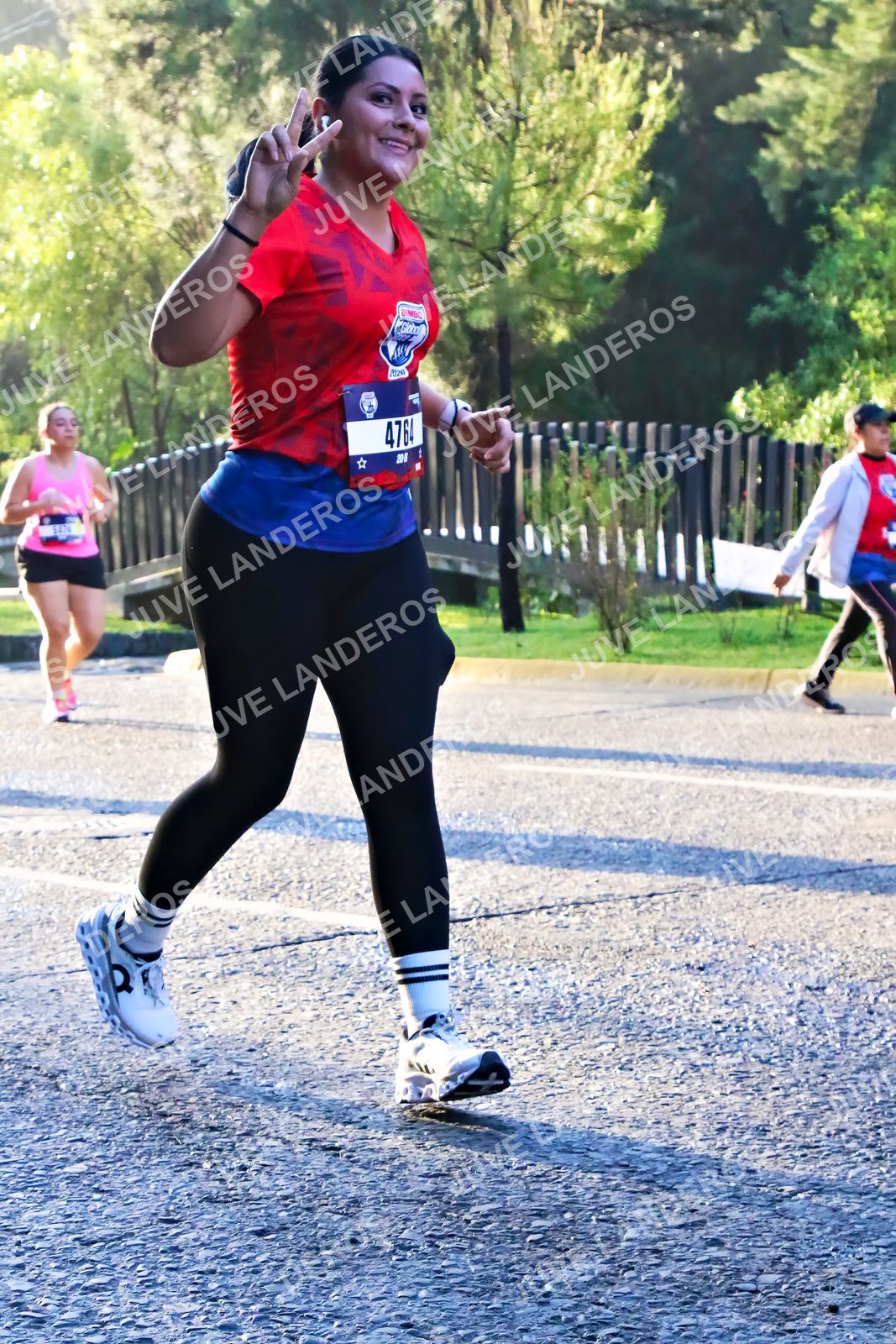Foto de la CARRERA BIMBO GLOBAL RACE GUADALAJARA en Centro Comercial Andares, Blvd. Puerta de Hierro 4965, Zapopan a las 07:32 · dorsal 4764