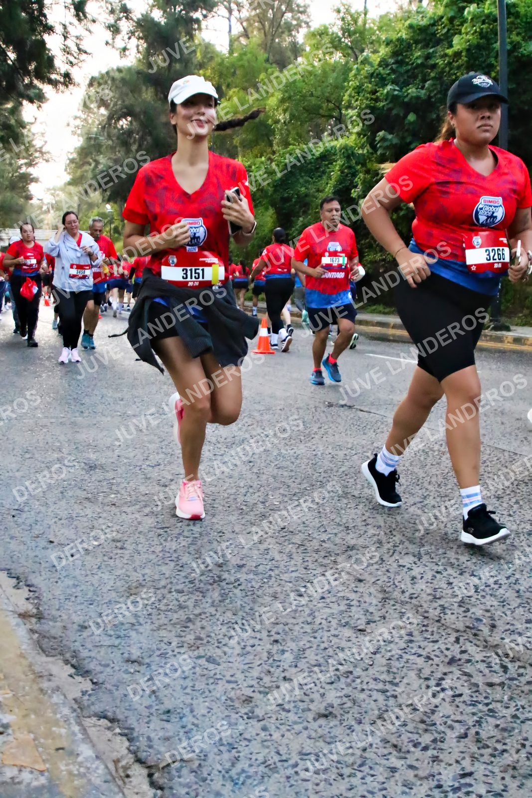 Foto de la CARRERA BIMBO GLOBAL RACE GUADALAJARA en Centro Comercial Andares, Blvd. Puerta de Hierro 4965, Zapopan a las 07:01 · dorsal 3266, 3151, 2020, 1673