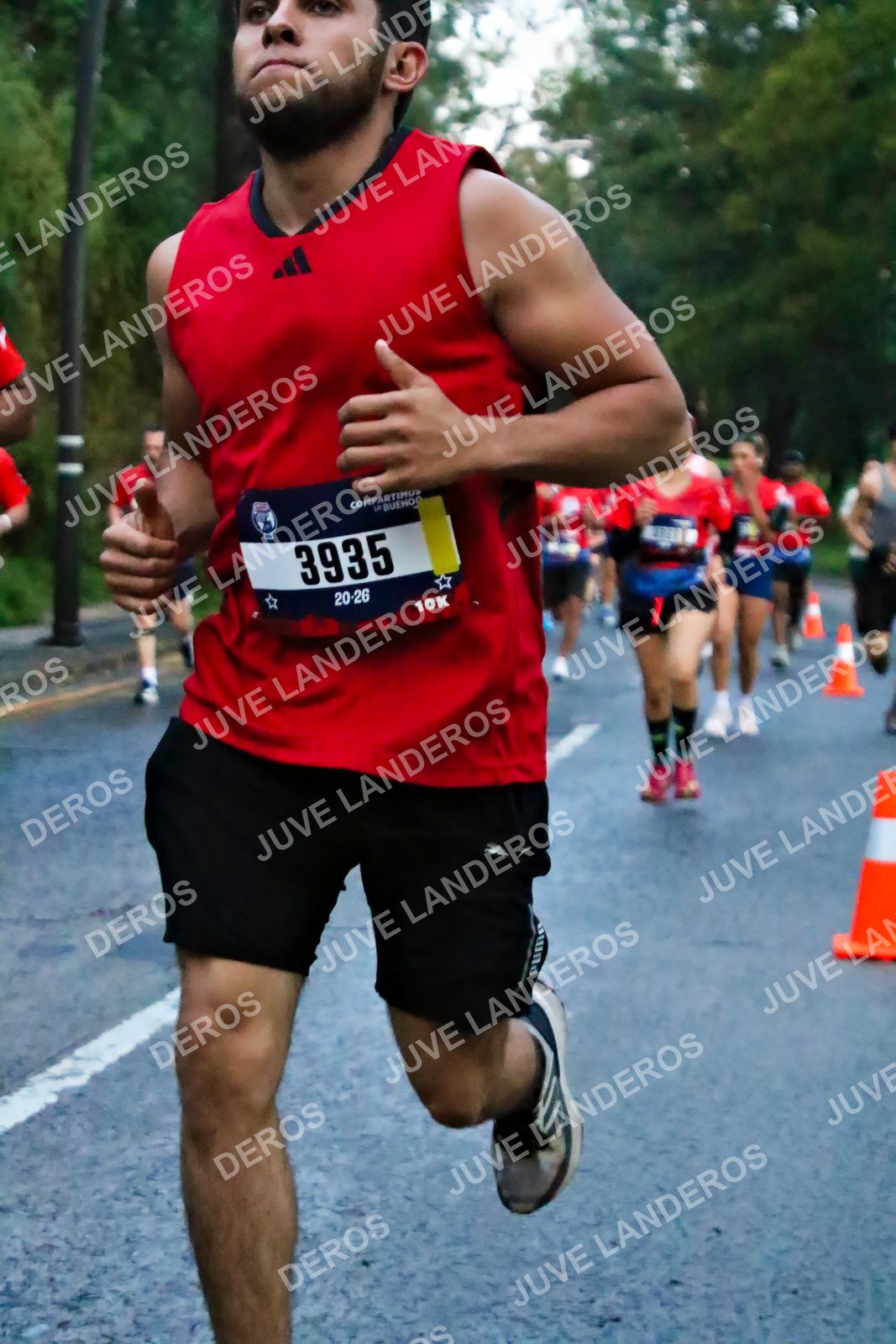 Foto de la CARRERA BIMBO GLOBAL RACE GUADALAJARA en Centro Comercial Andares, Blvd. Puerta de Hierro 4965, Zapopan a las 06:40 · dorsal 3935
