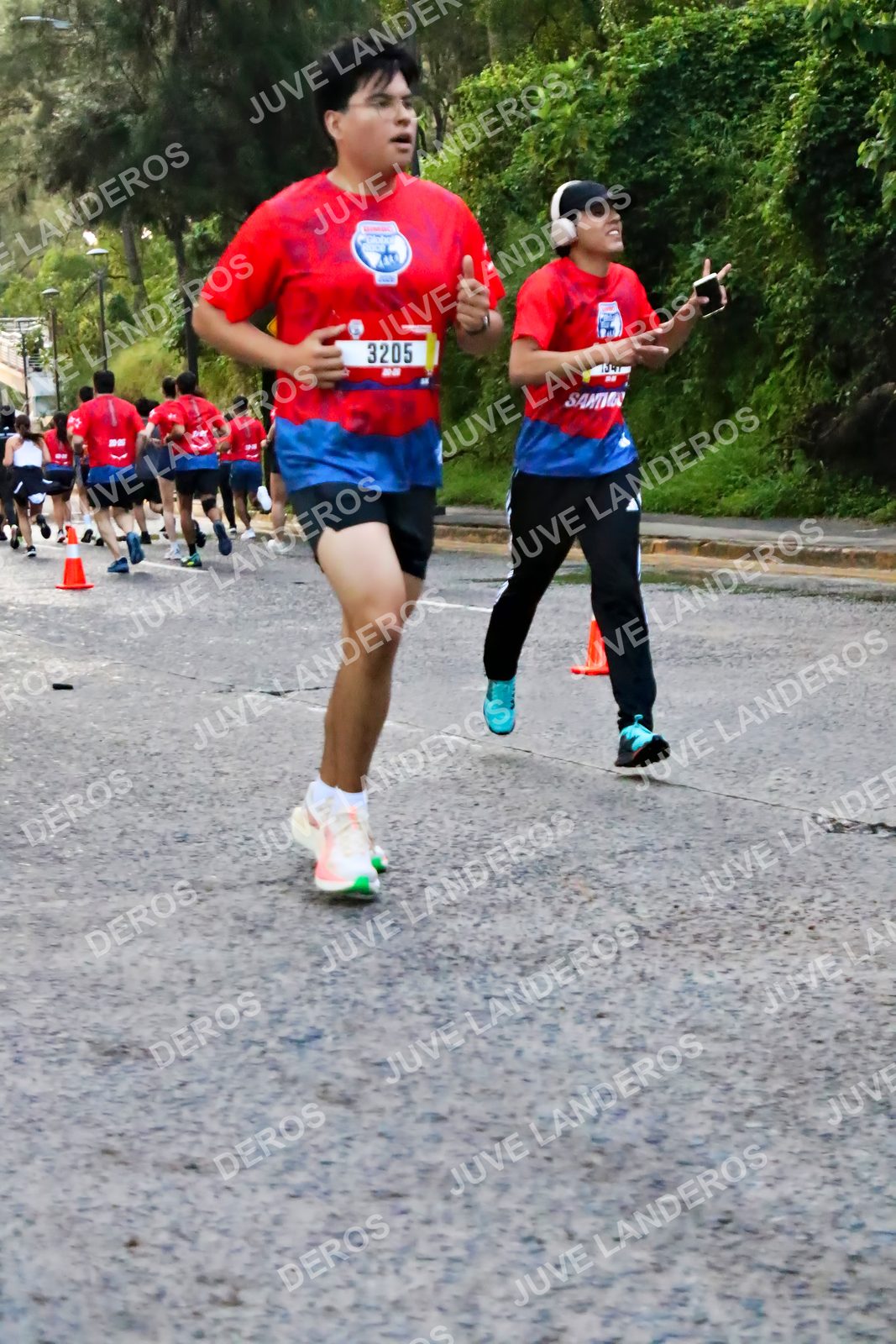 Foto de la CARRERA BIMBO GLOBAL RACE GUADALAJARA en Centro Comercial Andares, Blvd. Puerta de Hierro 4965, Zapopan a las 04:58 · dorsal 3205