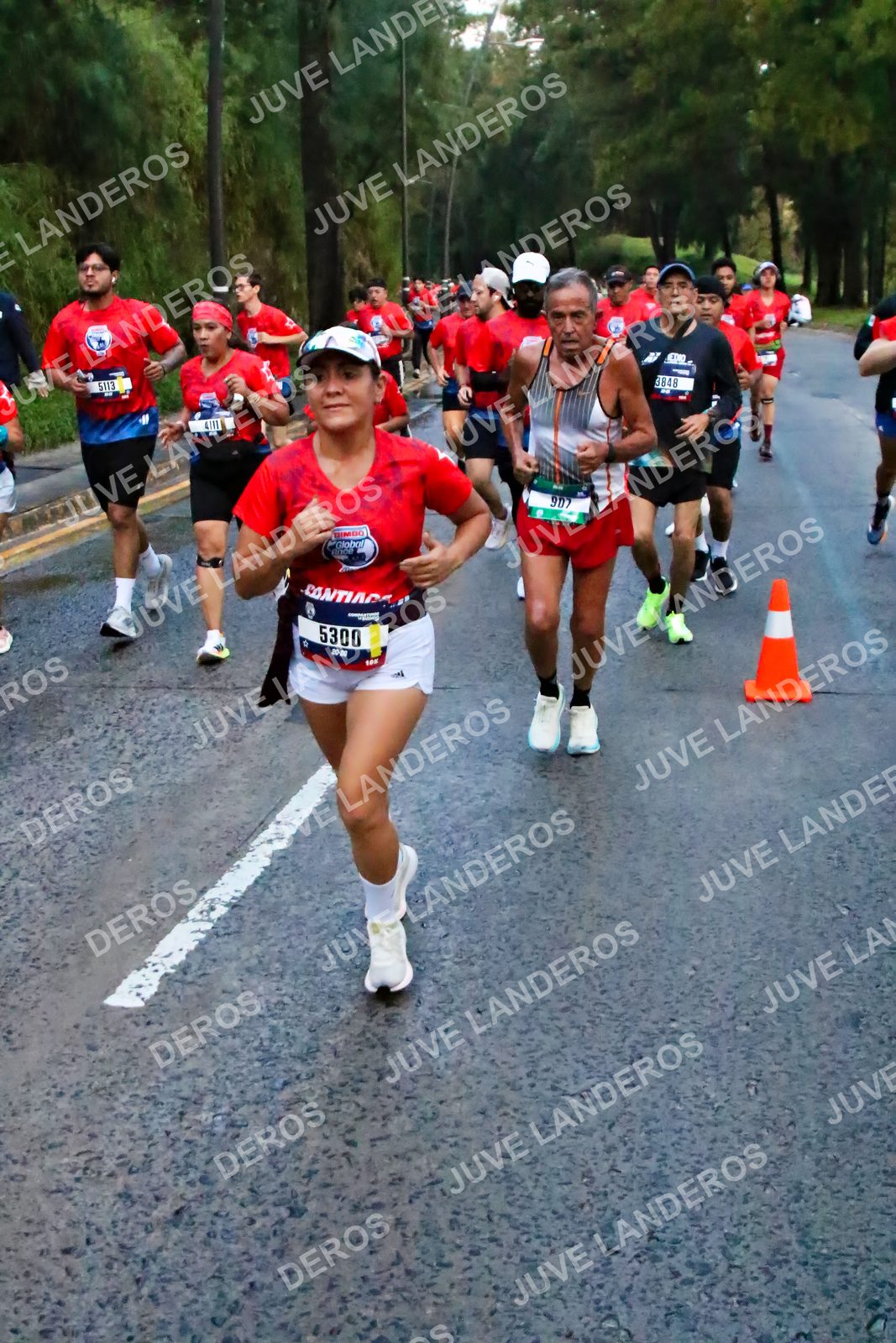 Foto de la CARRERA BIMBO GLOBAL RACE GUADALAJARA en Centro Comercial Andares, Blvd. Puerta de Hierro 4965, Zapopan a las 06:40 · dorsal 5300, 3848, 907, 5113