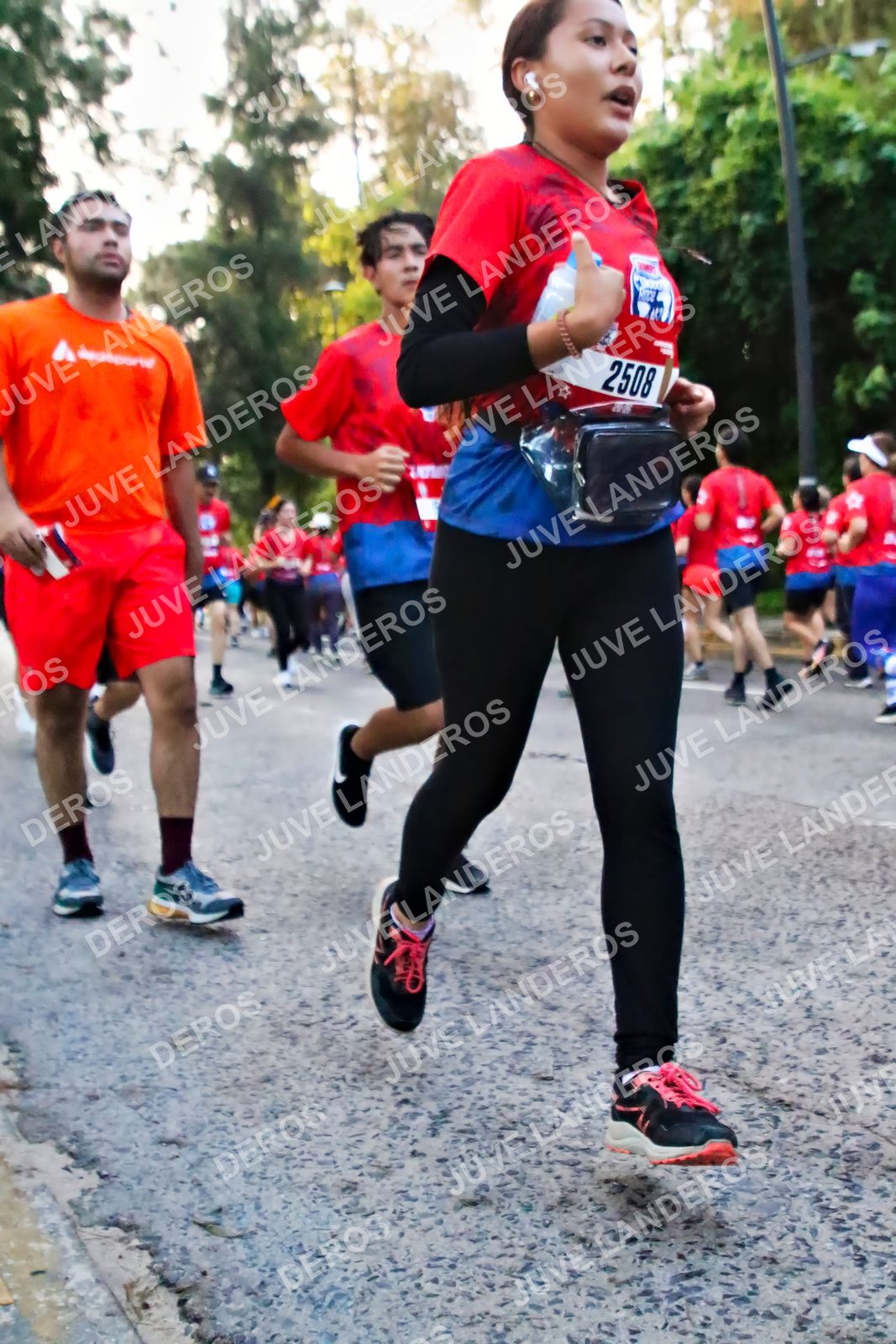 Foto de la CARRERA BIMBO GLOBAL RACE GUADALAJARA en Centro Comercial Andares, Blvd. Puerta de Hierro 4965, Zapopan a las 06:57 · dorsal 2508