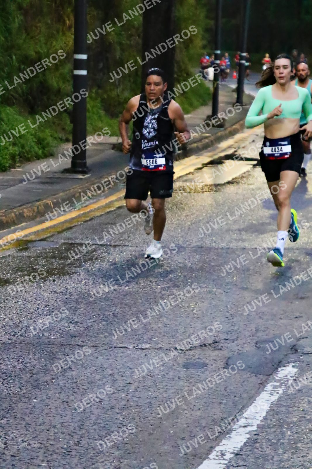 Foto de la CARRERA BIMBO GLOBAL RACE GUADALAJARA en Centro Comercial Andares, Blvd. Puerta de Hierro 4965, Zapopan a las 06:36 · dorsal 4434, 5506