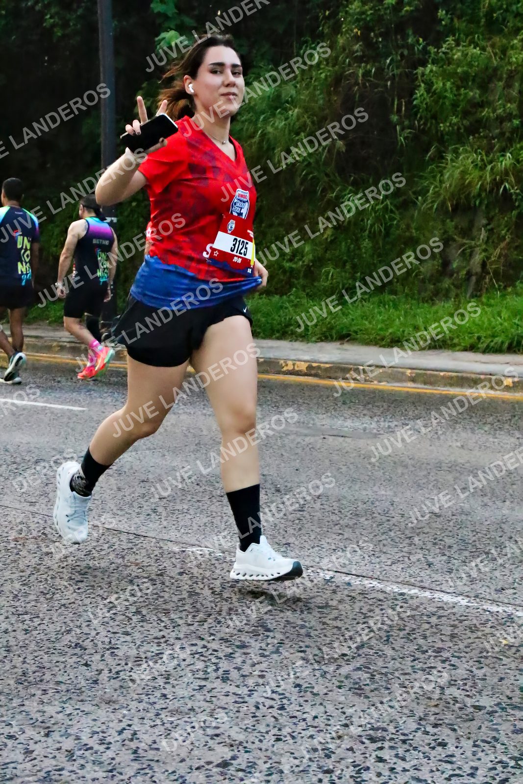 Foto de la CARRERA BIMBO GLOBAL RACE GUADALAJARA en Centro Comercial Andares, Blvd. Puerta de Hierro 4965, Zapopan a las 07:09 · dorsal 3125