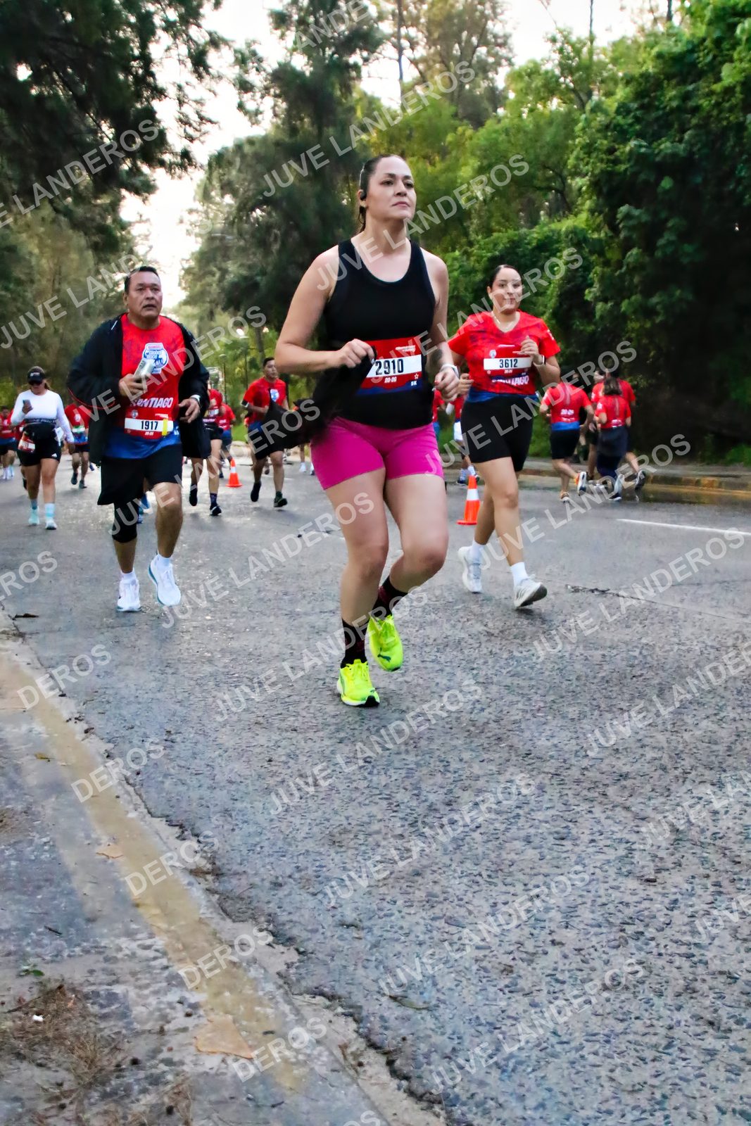 Foto de la CARRERA BIMBO GLOBAL RACE GUADALAJARA en Centro Comercial Andares, Blvd. Puerta de Hierro 4965, Zapopan a las 06:55 · dorsal 1917, 2910, 3612