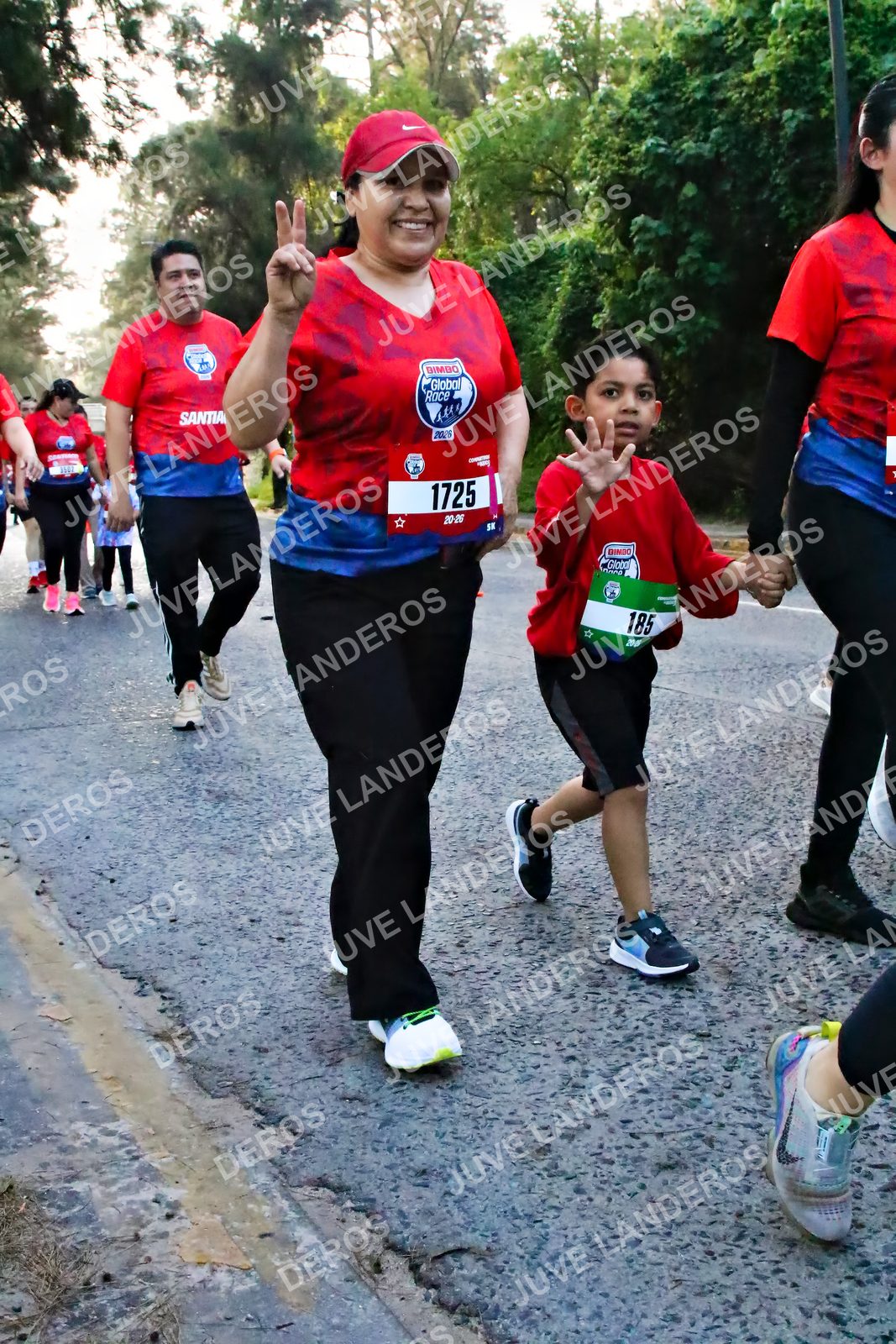 Foto de la CARRERA BIMBO GLOBAL RACE GUADALAJARA en Centro Comercial Andares, Blvd. Puerta de Hierro 4965, Zapopan a las 07:10 · dorsal 1725, 185