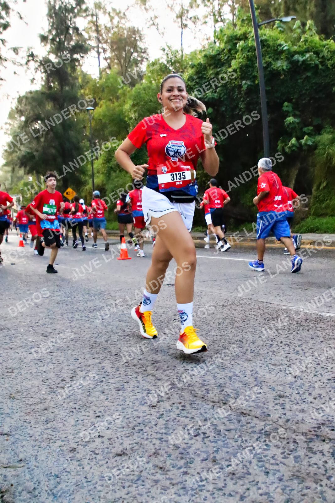 Foto de la CARRERA BIMBO GLOBAL RACE GUADALAJARA en Centro Comercial Andares, Blvd. Puerta de Hierro 4965, Zapopan a las 05:00 · dorsal 3135
