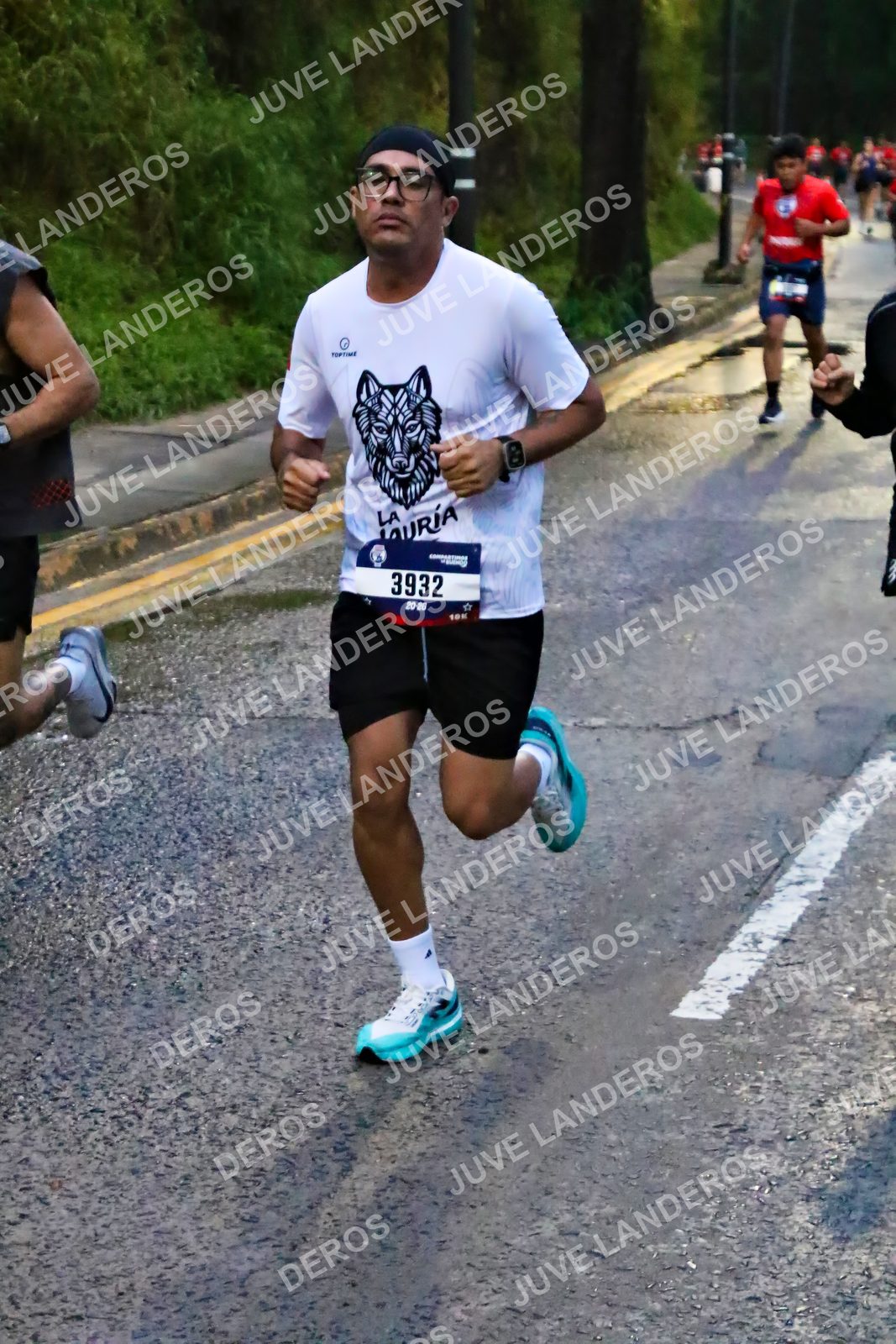 Foto de la CARRERA BIMBO GLOBAL RACE GUADALAJARA en Centro Comercial Andares, Blvd. Puerta de Hierro 4965, Zapopan a las 06:37 · dorsal 3932