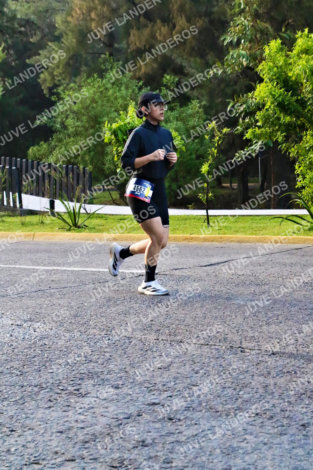 Foto de la CARRERA BIMBO GLOBAL RACE GUADALAJARA en Centro Comercial Andares, Blvd. Puerta de Hierro 4965, Zapopan a las 07:35 · dorsal 4562