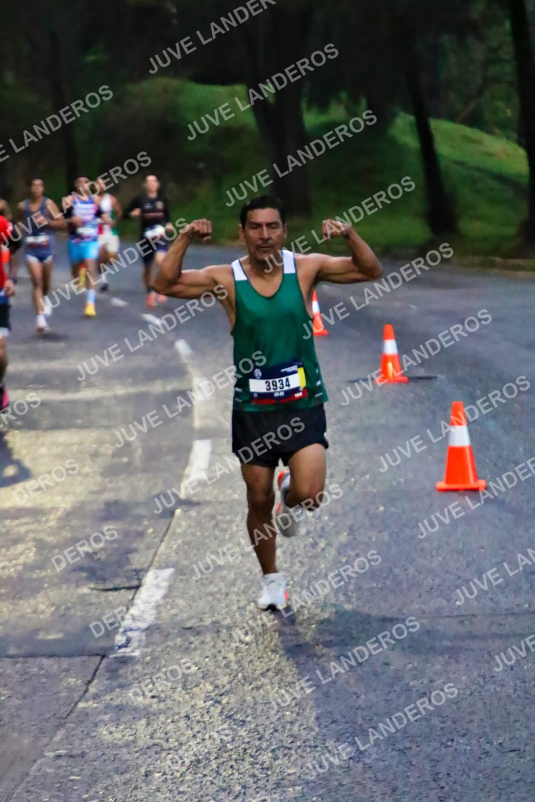 Foto de la CARRERA BIMBO GLOBAL RACE GUADALAJARA en Centro Comercial Andares, Blvd. Puerta de Hierro 4965, Zapopan a las 06:36 · dorsal 3934