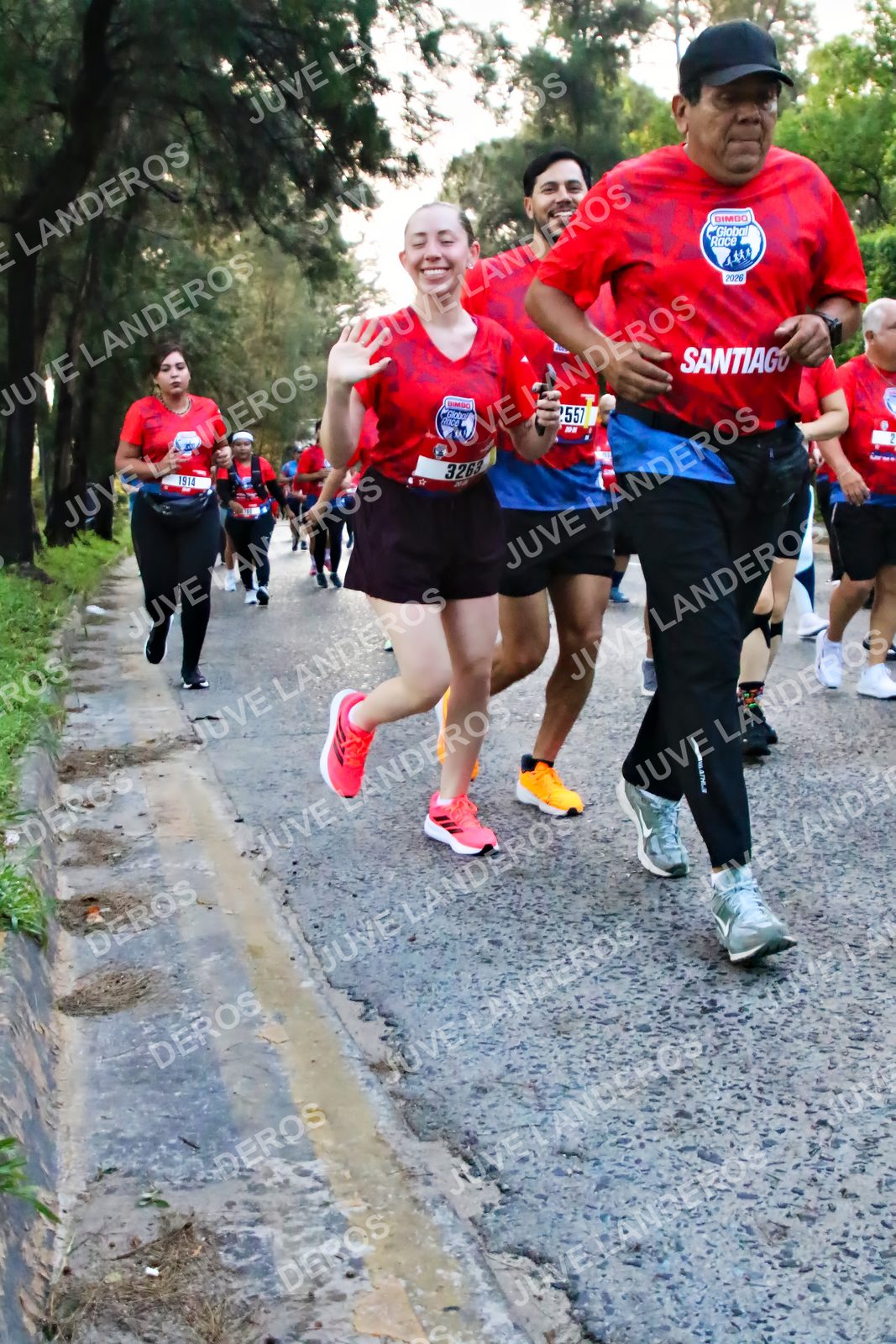 Foto de la CARRERA BIMBO GLOBAL RACE GUADALAJARA en Centro Comercial Andares, Blvd. Puerta de Hierro 4965, Zapopan a las 07:04 · dorsal 557, 1914, 3263