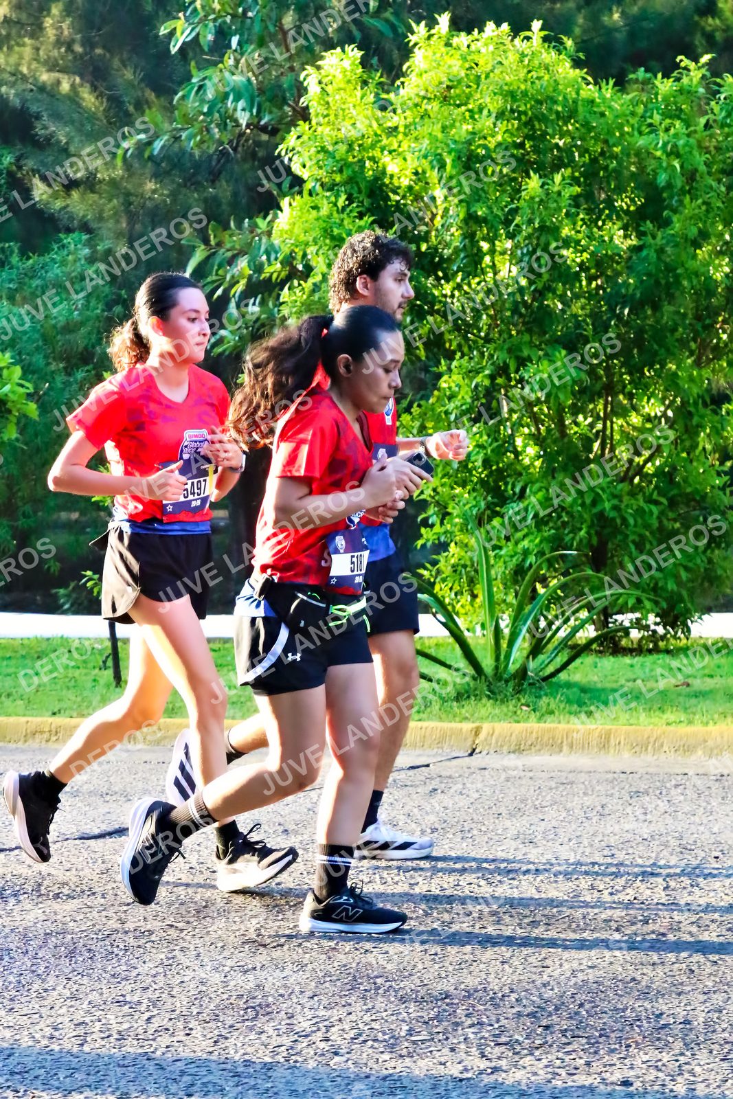 Foto de la CARRERA BIMBO GLOBAL RACE GUADALAJARA en Centro Comercial Andares, Blvd. Puerta de Hierro 4965, Zapopan a las 07:23 · dorsal 5497