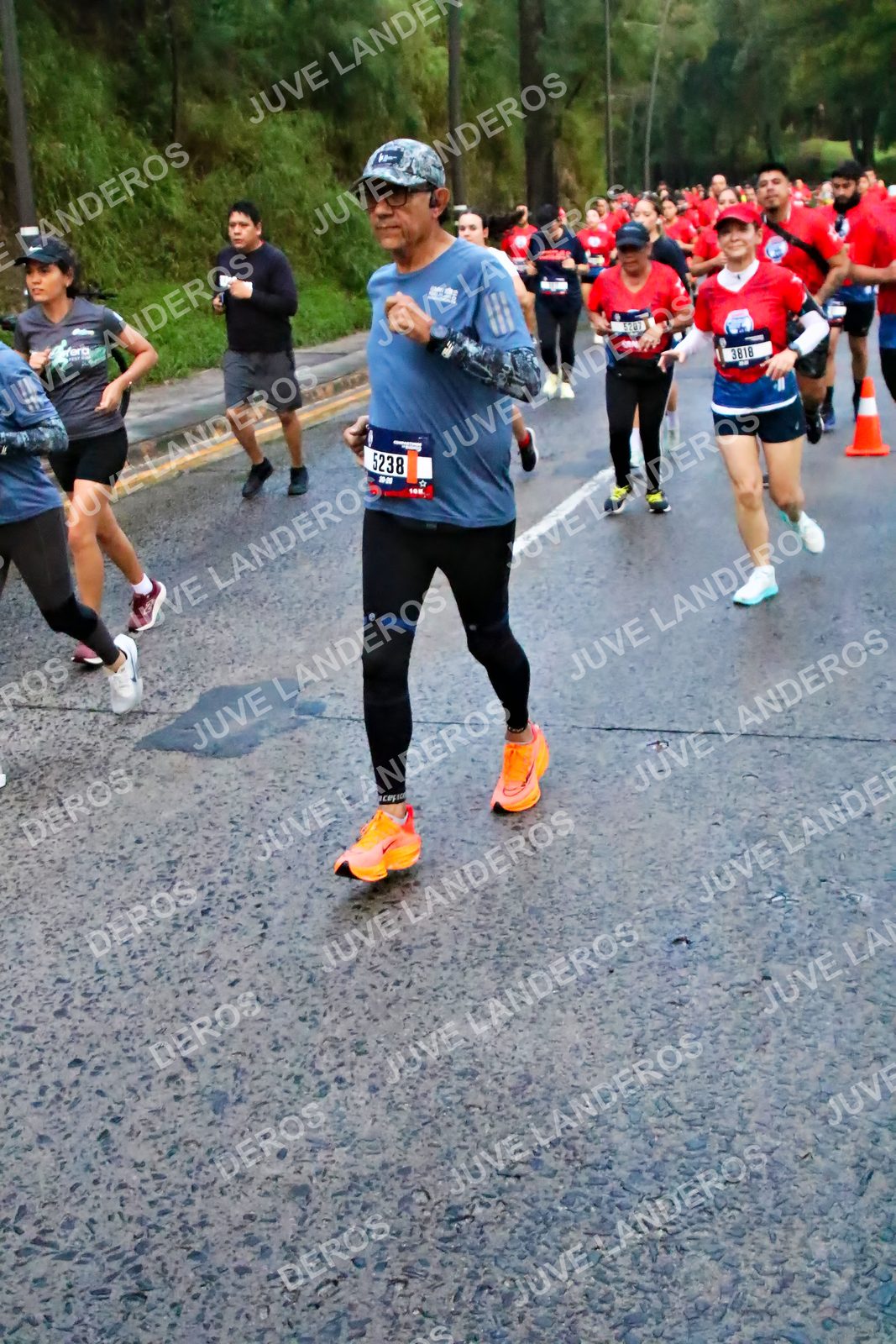 Foto de la CARRERA BIMBO GLOBAL RACE GUADALAJARA en Centro Comercial Andares, Blvd. Puerta de Hierro 4965, Zapopan a las 04:49 · dorsal 5238, 3818