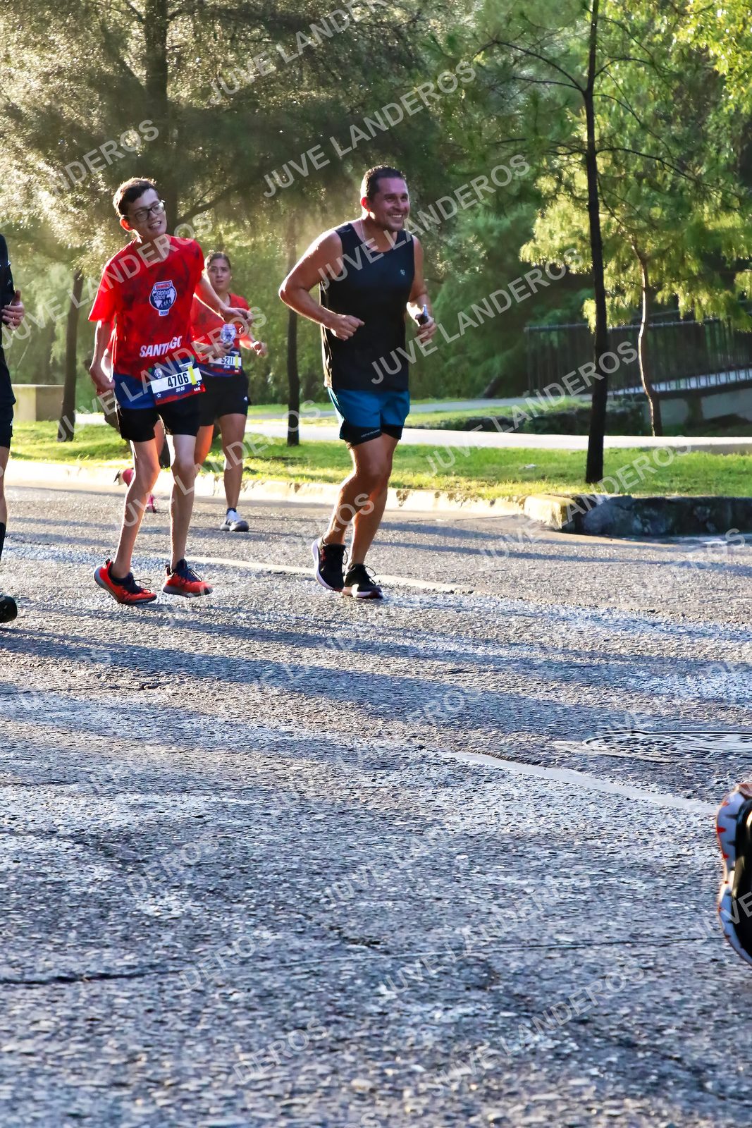 Foto de la CARRERA BIMBO GLOBAL RACE GUADALAJARA en Centro Comercial Andares, Blvd. Puerta de Hierro 4965, Zapopan a las 07:23 · dorsal 4706