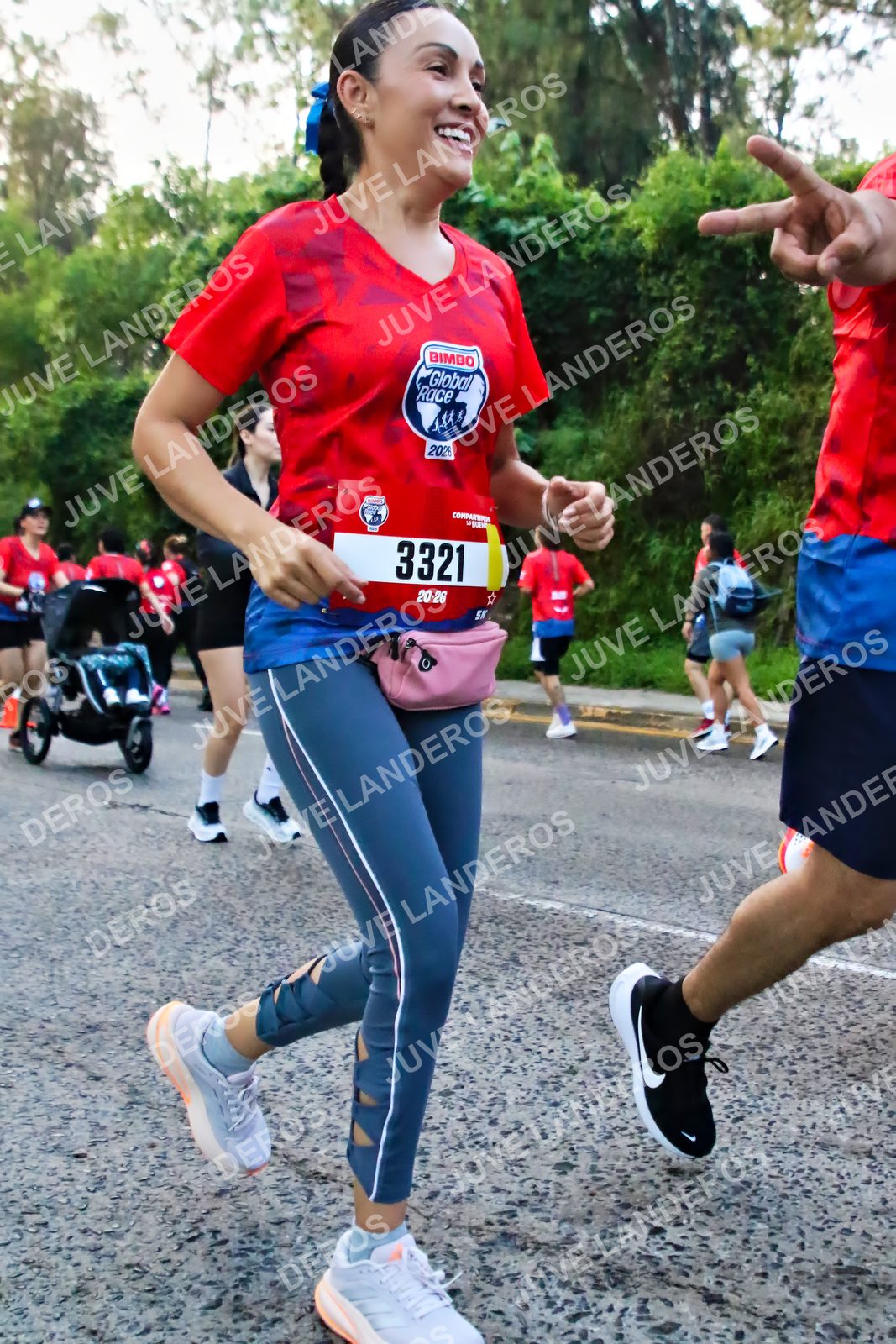 Foto de la CARRERA BIMBO GLOBAL RACE GUADALAJARA en Centro Comercial Andares, Blvd. Puerta de Hierro 4965, Zapopan a las 07:02 · dorsal 3321, 2028