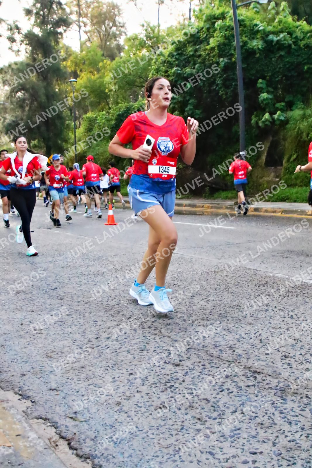 Foto de la CARRERA BIMBO GLOBAL RACE GUADALAJARA en Centro Comercial Andares, Blvd. Puerta de Hierro 4965, Zapopan a las 06:55 · dorsal 1345