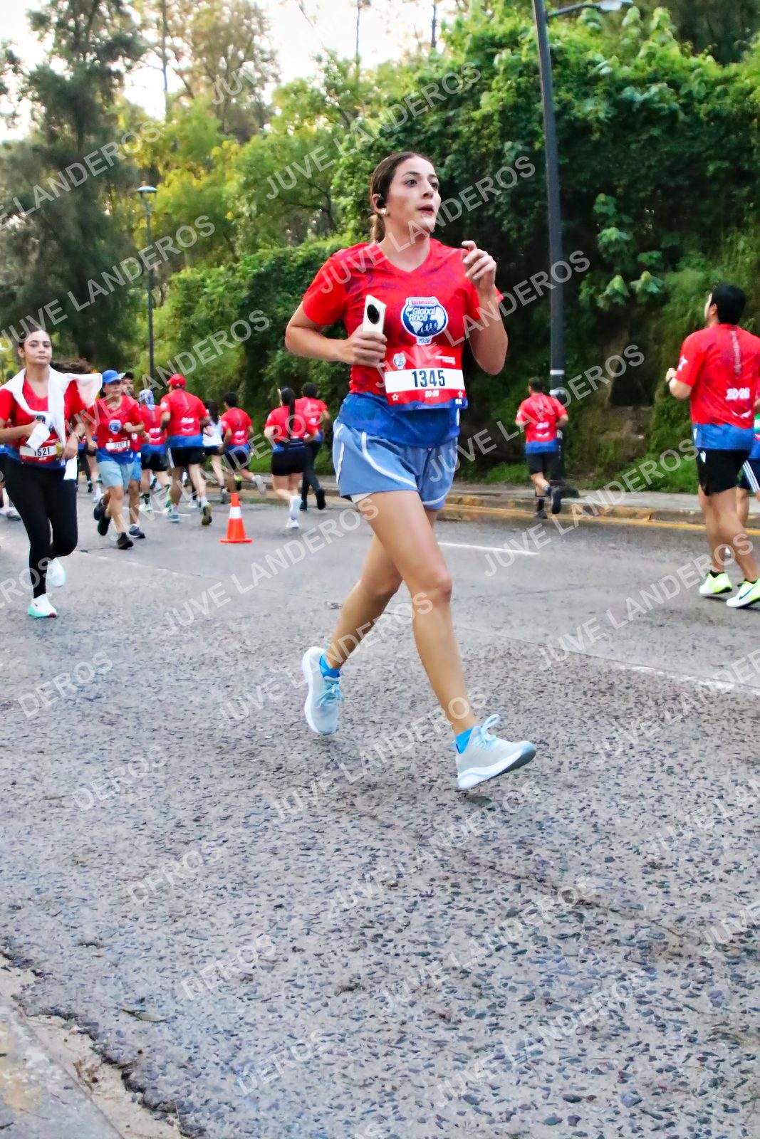Foto de la CARRERA BIMBO GLOBAL RACE GUADALAJARA en Centro Comercial Andares, Blvd. Puerta de Hierro 4965, Zapopan a las 06:55 · dorsal 1345
