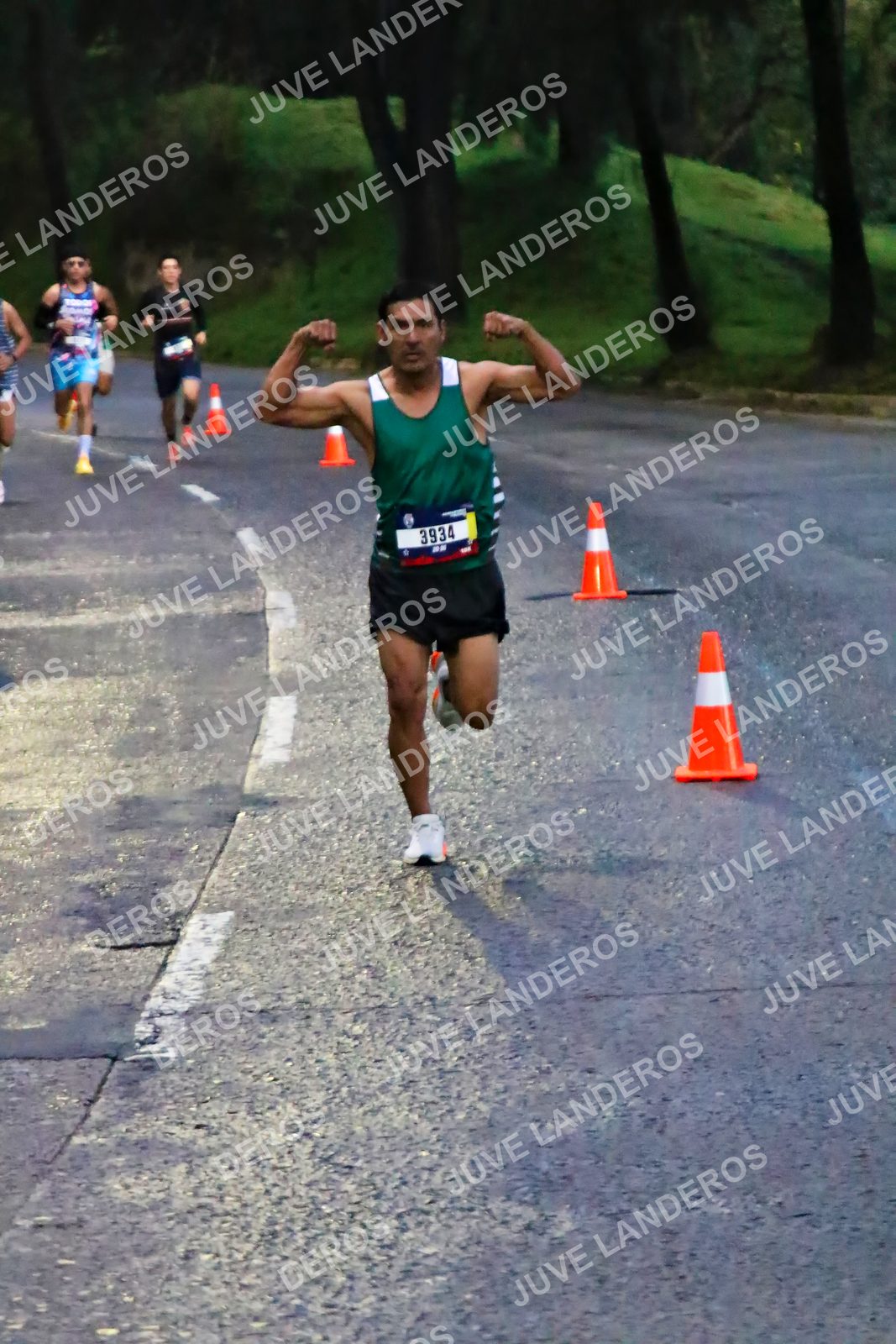 Foto de la CARRERA BIMBO GLOBAL RACE GUADALAJARA en Centro Comercial Andares, Blvd. Puerta de Hierro 4965, Zapopan a las 06:36 · dorsal 3934