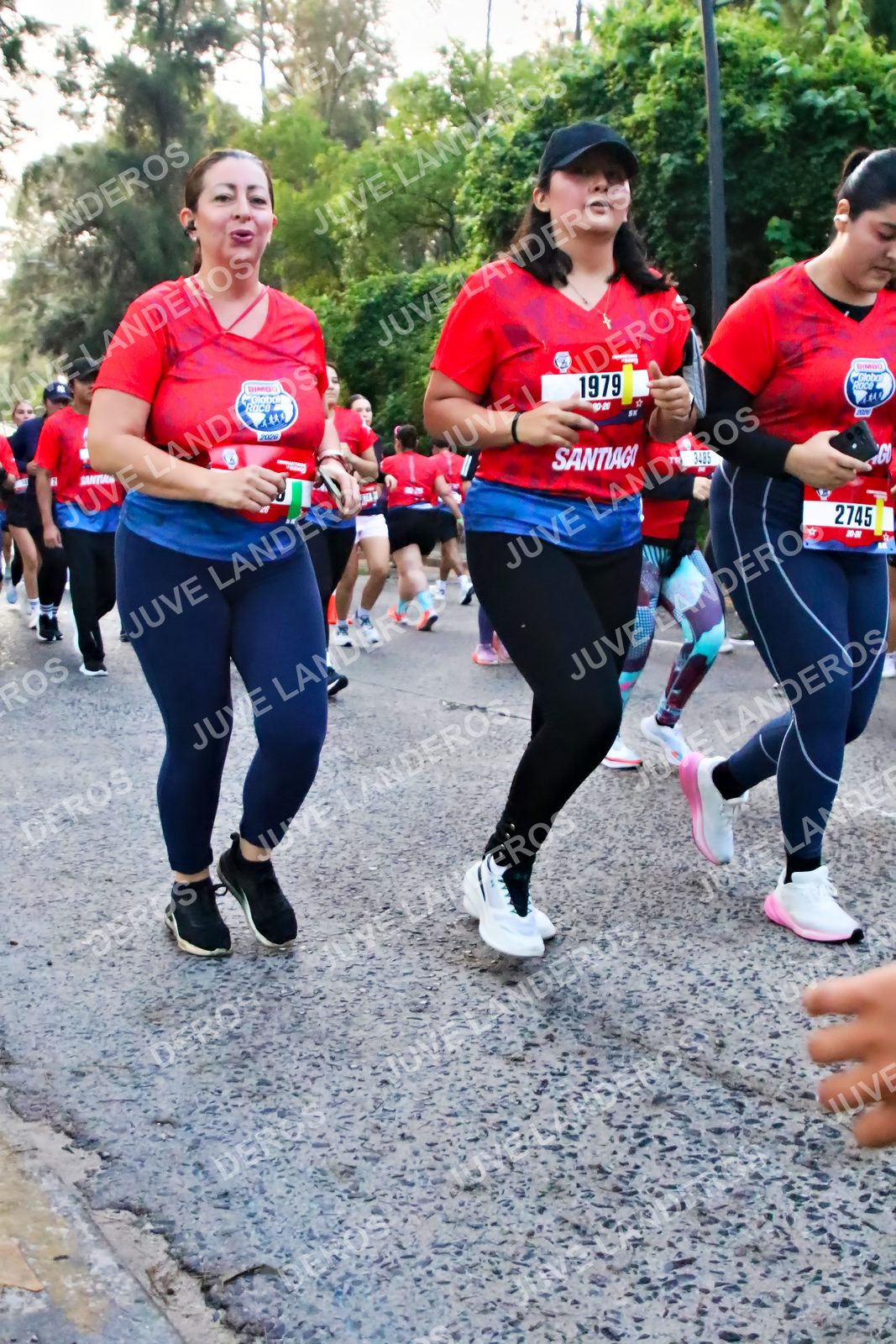 Foto de la CARRERA BIMBO GLOBAL RACE GUADALAJARA en Centro Comercial Andares, Blvd. Puerta de Hierro 4965, Zapopan a las 07:01 · dorsal 1979, 2745, 3485