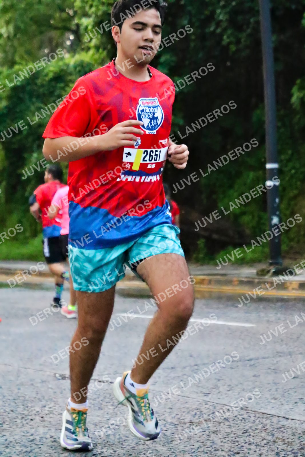 Foto de la CARRERA BIMBO GLOBAL RACE GUADALAJARA en Centro Comercial Andares, Blvd. Puerta de Hierro 4965, Zapopan a las 04:58 · dorsal 2651