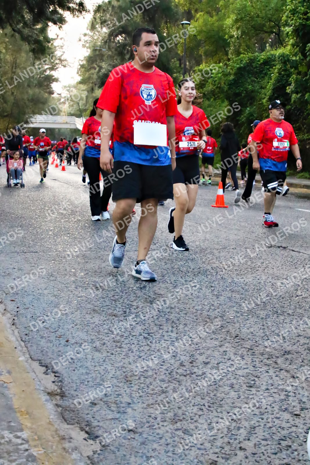 Foto de la CARRERA BIMBO GLOBAL RACE GUADALAJARA en Centro Comercial Andares, Blvd. Puerta de Hierro 4965, Zapopan a las 07:03 · dorsal 2571, 3393
