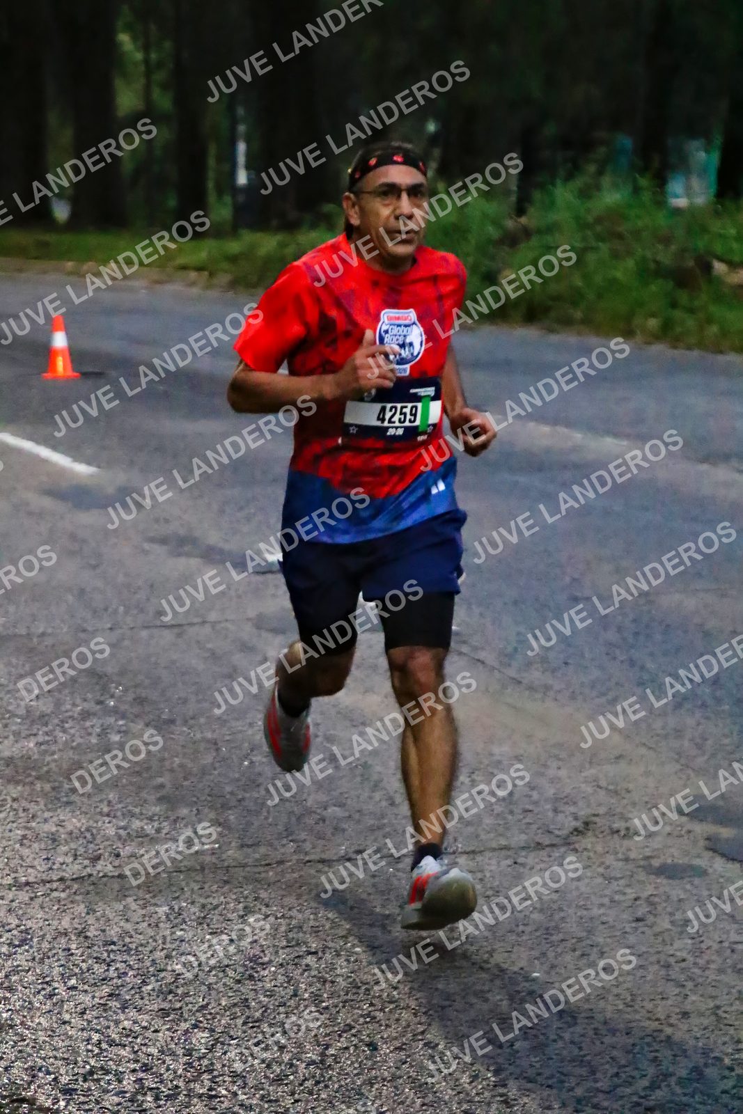 Foto de la CARRERA BIMBO GLOBAL RACE GUADALAJARA en Centro Comercial Andares, Blvd. Puerta de Hierro 4965, Zapopan a las 06:35