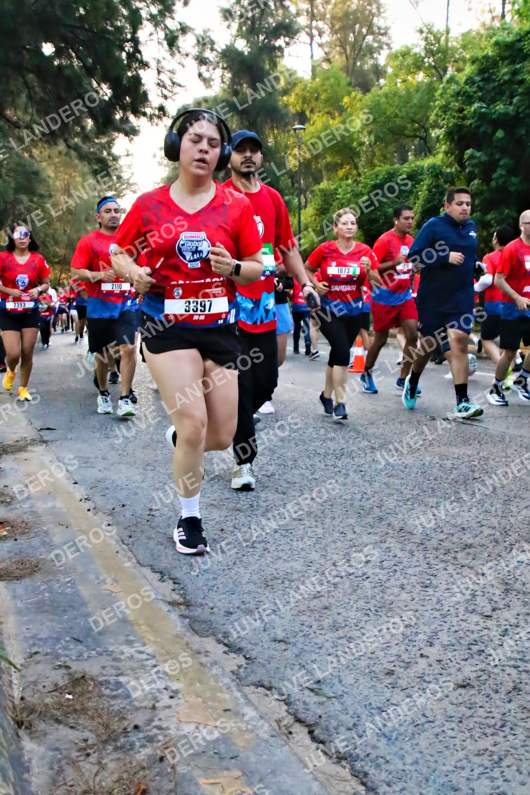 Foto de la CARRERA BIMBO GLOBAL RACE GUADALAJARA en Centro Comercial Andares, Blvd. Puerta de Hierro 4965, Zapopan a las 06:59 · dorsal 3397, 2110, 1873, 2393