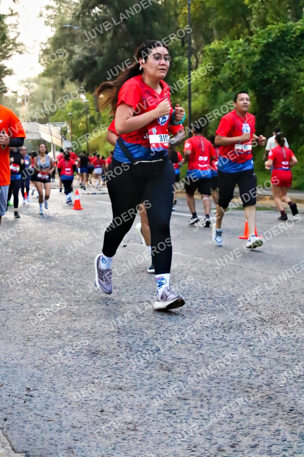 Foto de la CARRERA BIMBO GLOBAL RACE GUADALAJARA en Centro Comercial Andares, Blvd. Puerta de Hierro 4965, Zapopan a las 06:55 · dorsal 310