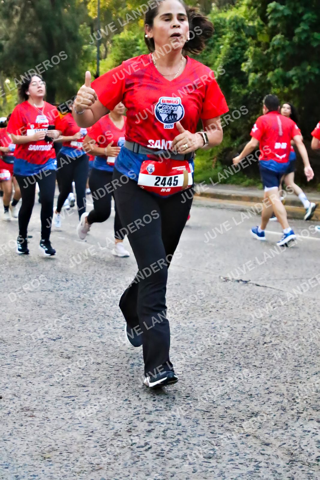 Foto de la CARRERA BIMBO GLOBAL RACE GUADALAJARA en Centro Comercial Andares, Blvd. Puerta de Hierro 4965, Zapopan a las 06:59 · dorsal 2445