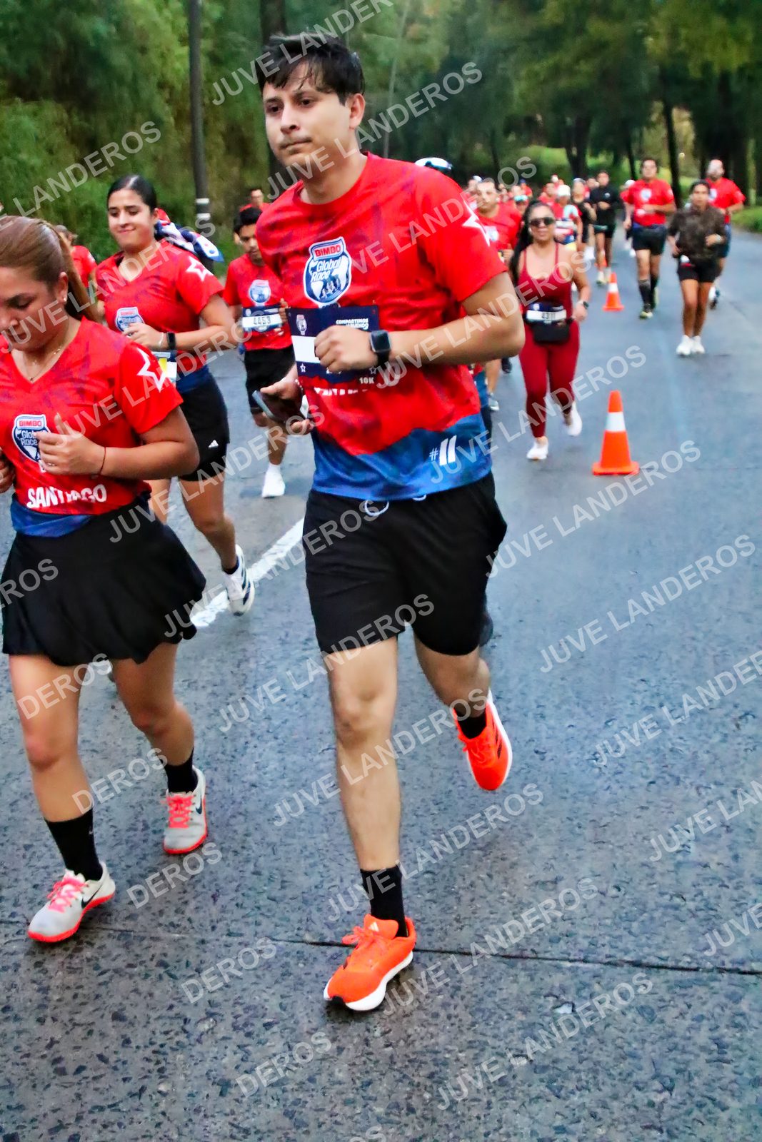 Foto de la CARRERA BIMBO GLOBAL RACE GUADALAJARA en Centro Comercial Andares, Blvd. Puerta de Hierro 4965, Zapopan a las 04:50 · dorsal 4453