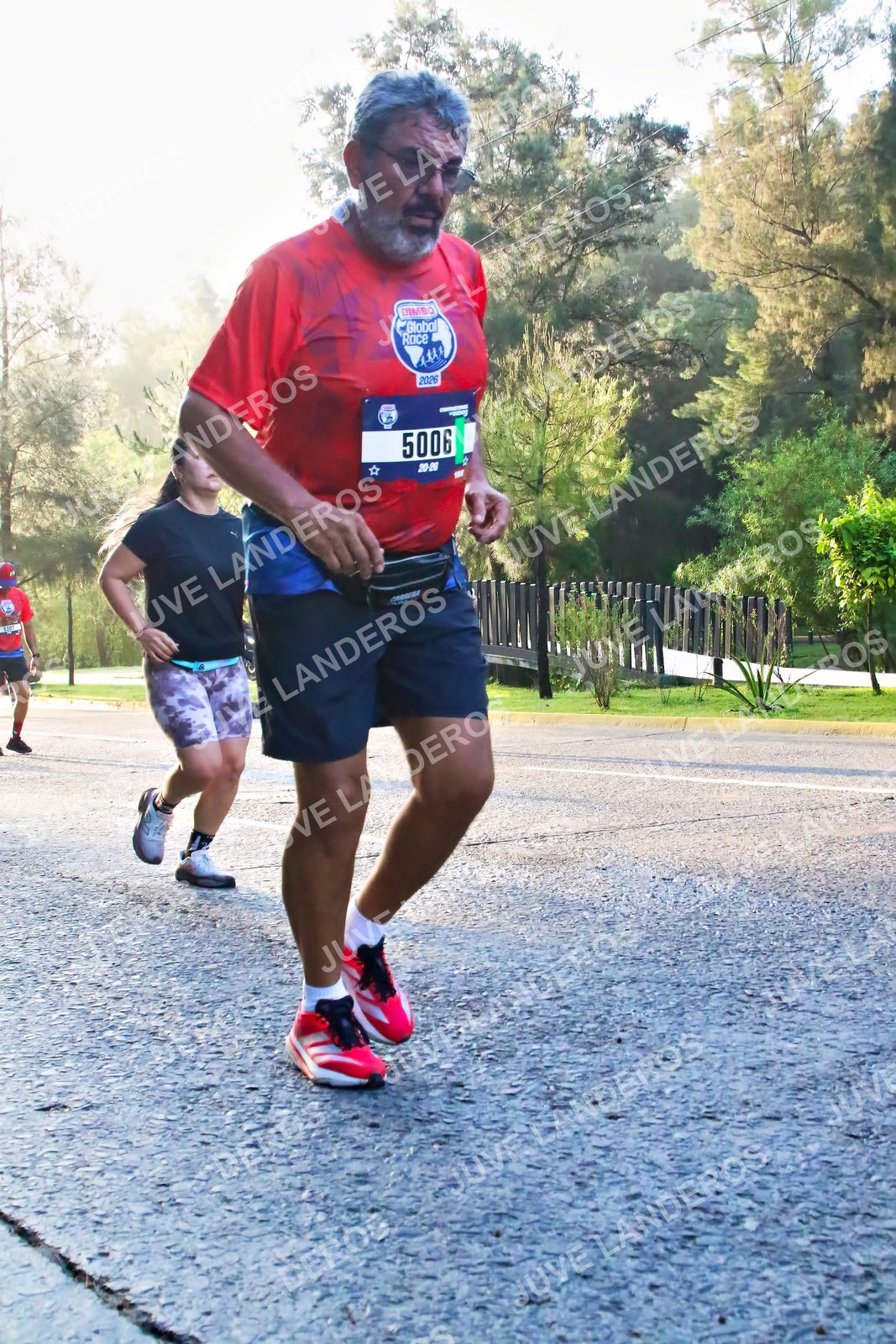 Foto de la CARRERA BIMBO GLOBAL RACE GUADALAJARA en Centro Comercial Andares, Blvd. Puerta de Hierro 4965, Zapopan a las 07:33 · dorsal 5006