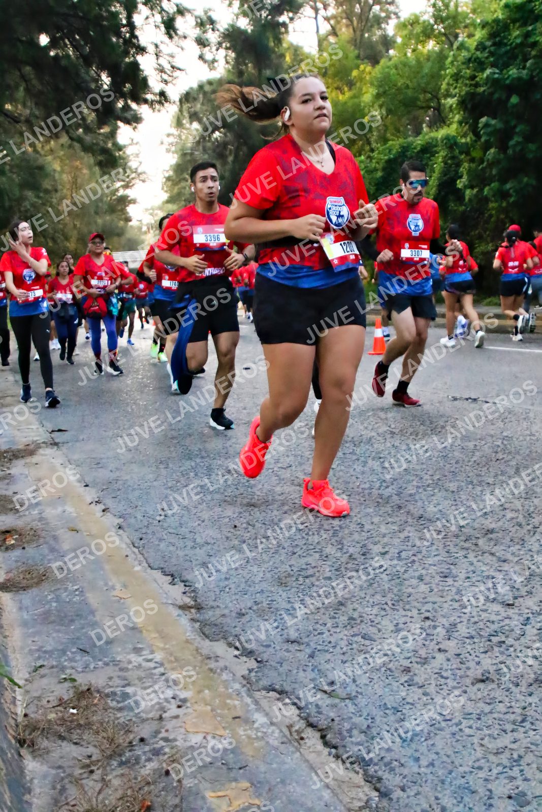 Foto de la CARRERA BIMBO GLOBAL RACE GUADALAJARA en Centro Comercial Andares, Blvd. Puerta de Hierro 4965, Zapopan a las 06:56 · dorsal 3396, 1740