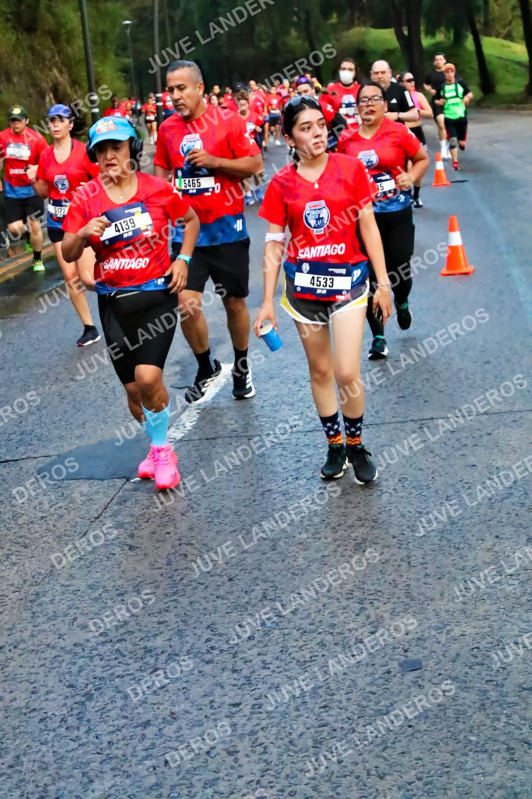 Foto de la CARRERA BIMBO GLOBAL RACE GUADALAJARA en Centro Comercial Andares, Blvd. Puerta de Hierro 4965, Zapopan a las 04:50 · dorsal 4533, 4139, 5465, 5122