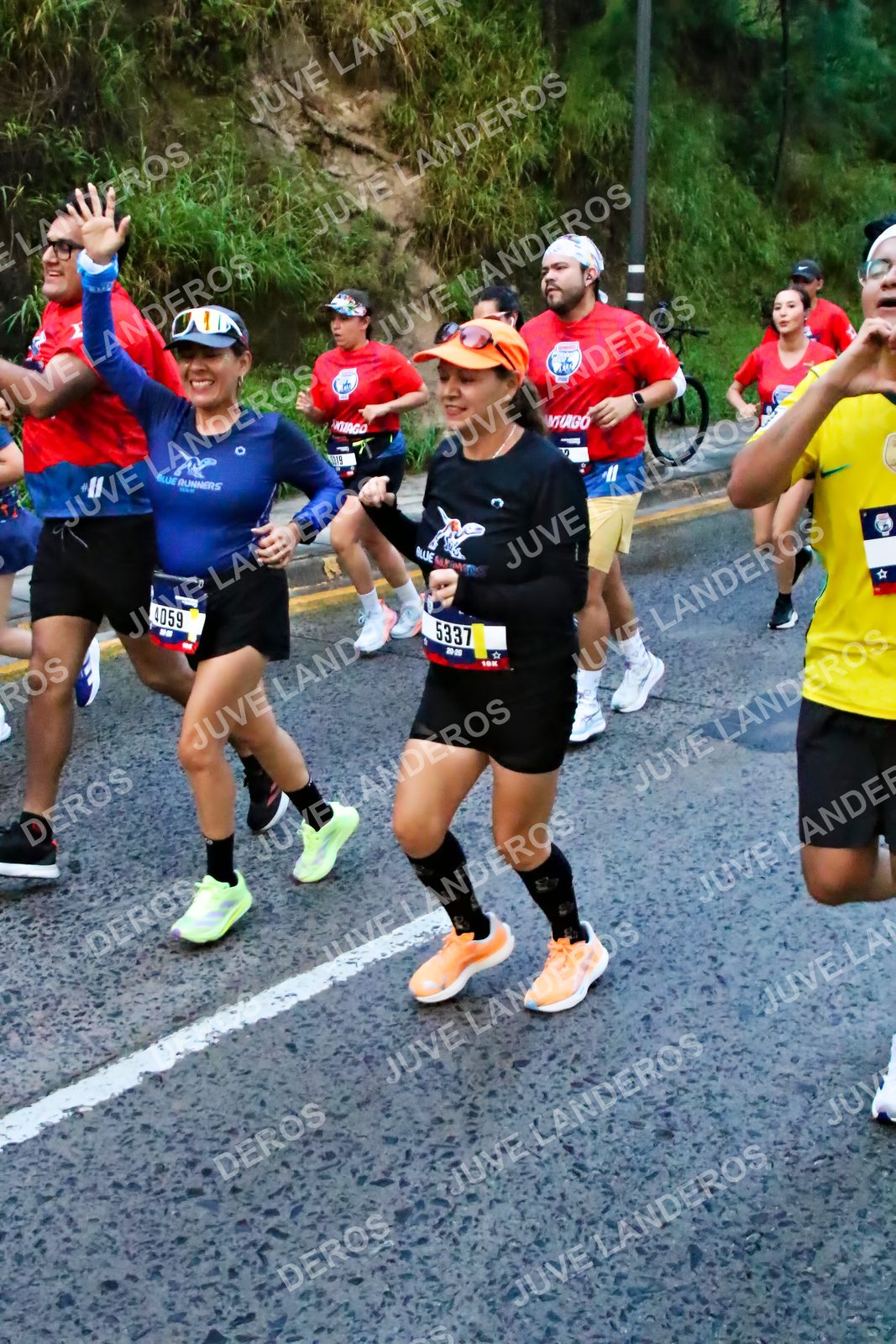 Foto de la CARRERA BIMBO GLOBAL RACE GUADALAJARA en Centro Comercial Andares, Blvd. Puerta de Hierro 4965, Zapopan a las 04:49 · dorsal 5337, 4059