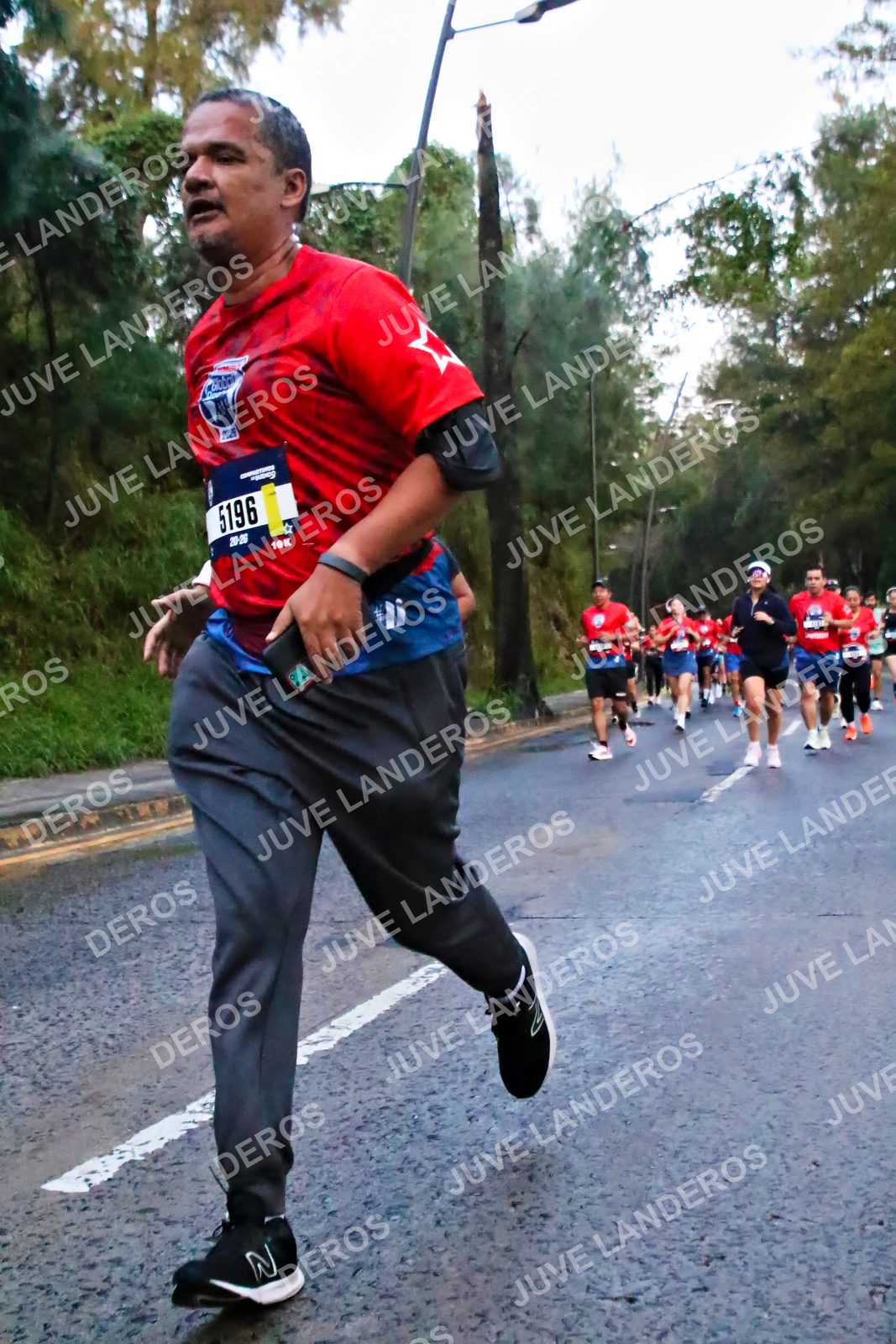 Foto de la CARRERA BIMBO GLOBAL RACE GUADALAJARA en Centro Comercial Andares, Blvd. Puerta de Hierro 4965, Zapopan a las 06:41 · dorsal 5196