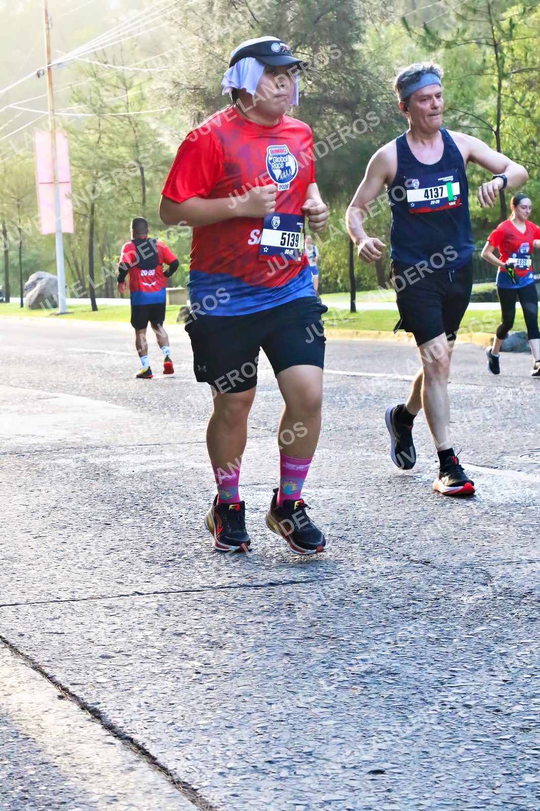 Foto de la CARRERA BIMBO GLOBAL RACE GUADALAJARA en Centro Comercial Andares, Blvd. Puerta de Hierro 4965, Zapopan a las 07:34 · dorsal 5139, 4137, 2028