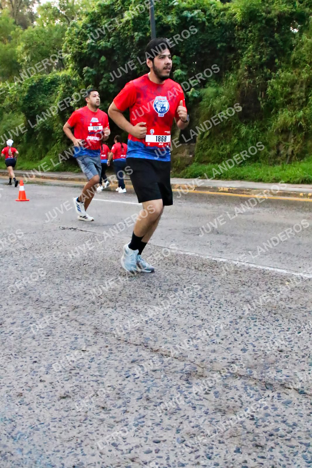 Foto de la CARRERA BIMBO GLOBAL RACE GUADALAJARA en Centro Comercial Andares, Blvd. Puerta de Hierro 4965, Zapopan a las 04:58 · dorsal 1868, 3169