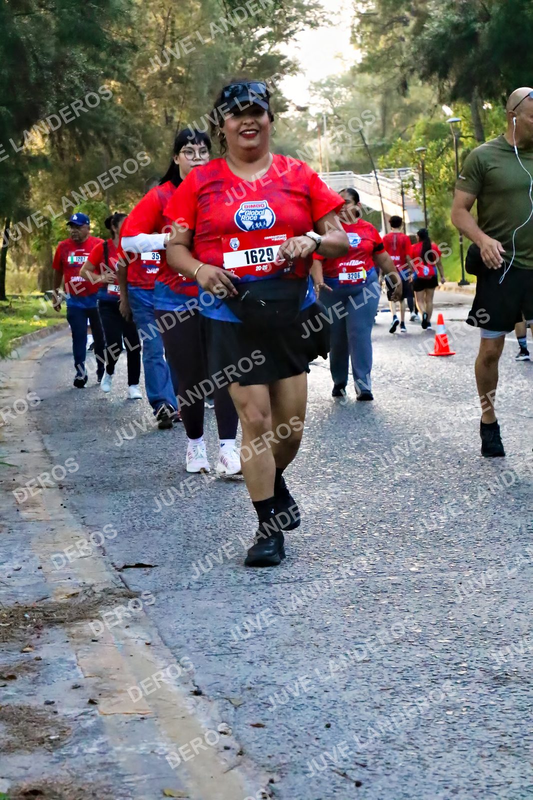 Foto de la CARRERA BIMBO GLOBAL RACE GUADALAJARA en Centro Comercial Andares, Blvd. Puerta de Hierro 4965, Zapopan a las 07:08 · dorsal 1629, 35, 3206, 1207