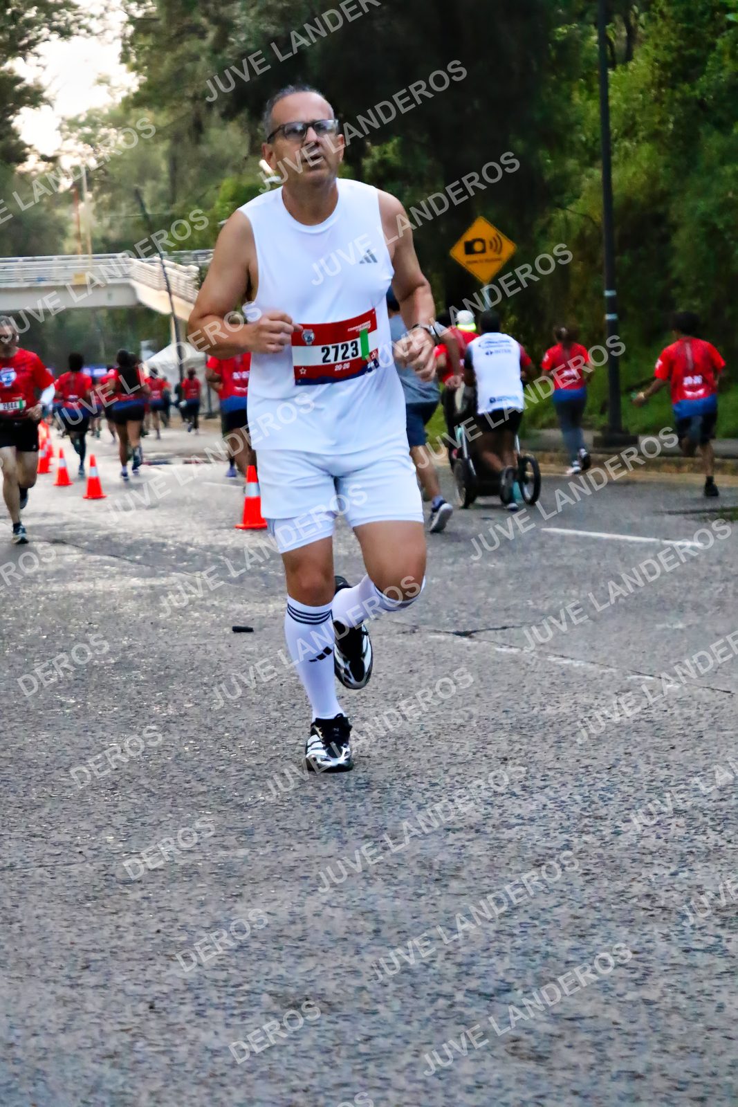 Foto de la CARRERA BIMBO GLOBAL RACE GUADALAJARA en Centro Comercial Andares, Blvd. Puerta de Hierro 4965, Zapopan a las 04:57 · dorsal 2723