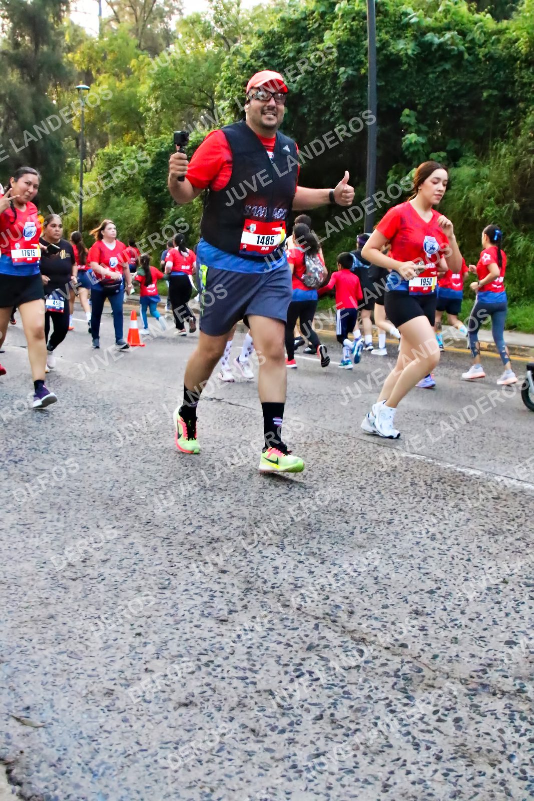 Foto de la CARRERA BIMBO GLOBAL RACE GUADALAJARA en Centro Comercial Andares, Blvd. Puerta de Hierro 4965, Zapopan a las 07:00 · dorsal 1950, 1485, 17615, 458