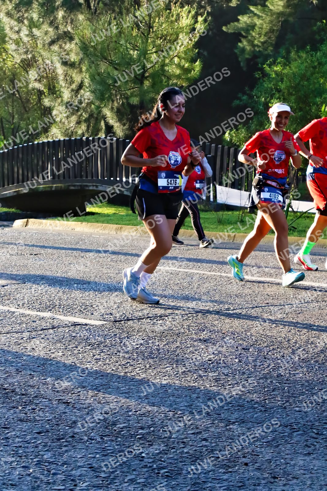 Foto de la CARRERA BIMBO GLOBAL RACE GUADALAJARA en Centro Comercial Andares, Blvd. Puerta de Hierro 4965, Zapopan a las 07:32 · dorsal 5476, 4102