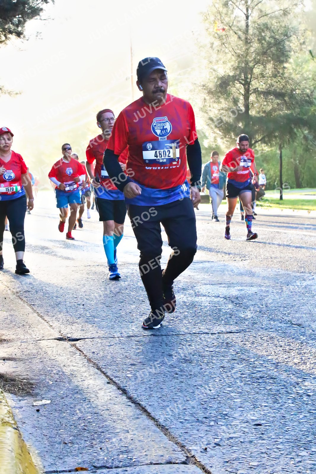 Foto de la CARRERA BIMBO GLOBAL RACE GUADALAJARA en Centro Comercial Andares, Blvd. Puerta de Hierro 4965, Zapopan a las 07:24 · dorsal 4802, 1570