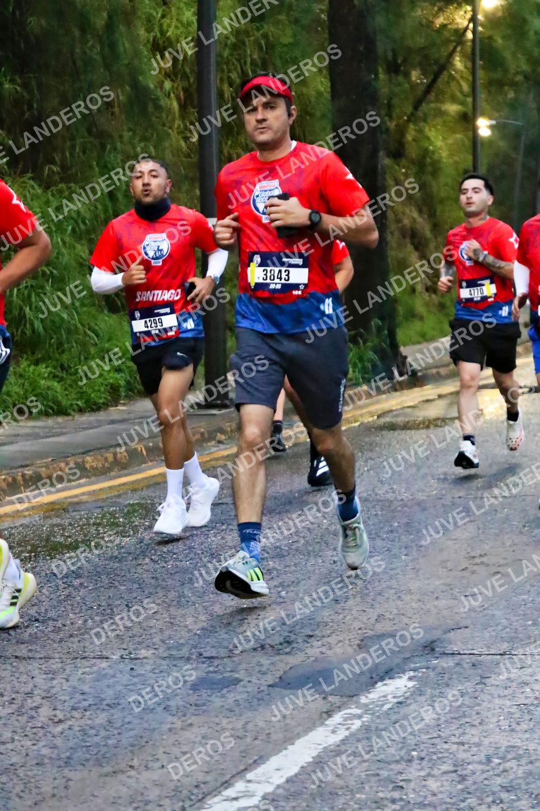 Foto de la CARRERA BIMBO GLOBAL RACE GUADALAJARA en Centro Comercial Andares, Blvd. Puerta de Hierro 4965, Zapopan a las 06:39 · dorsal 3843, 4299, 4770