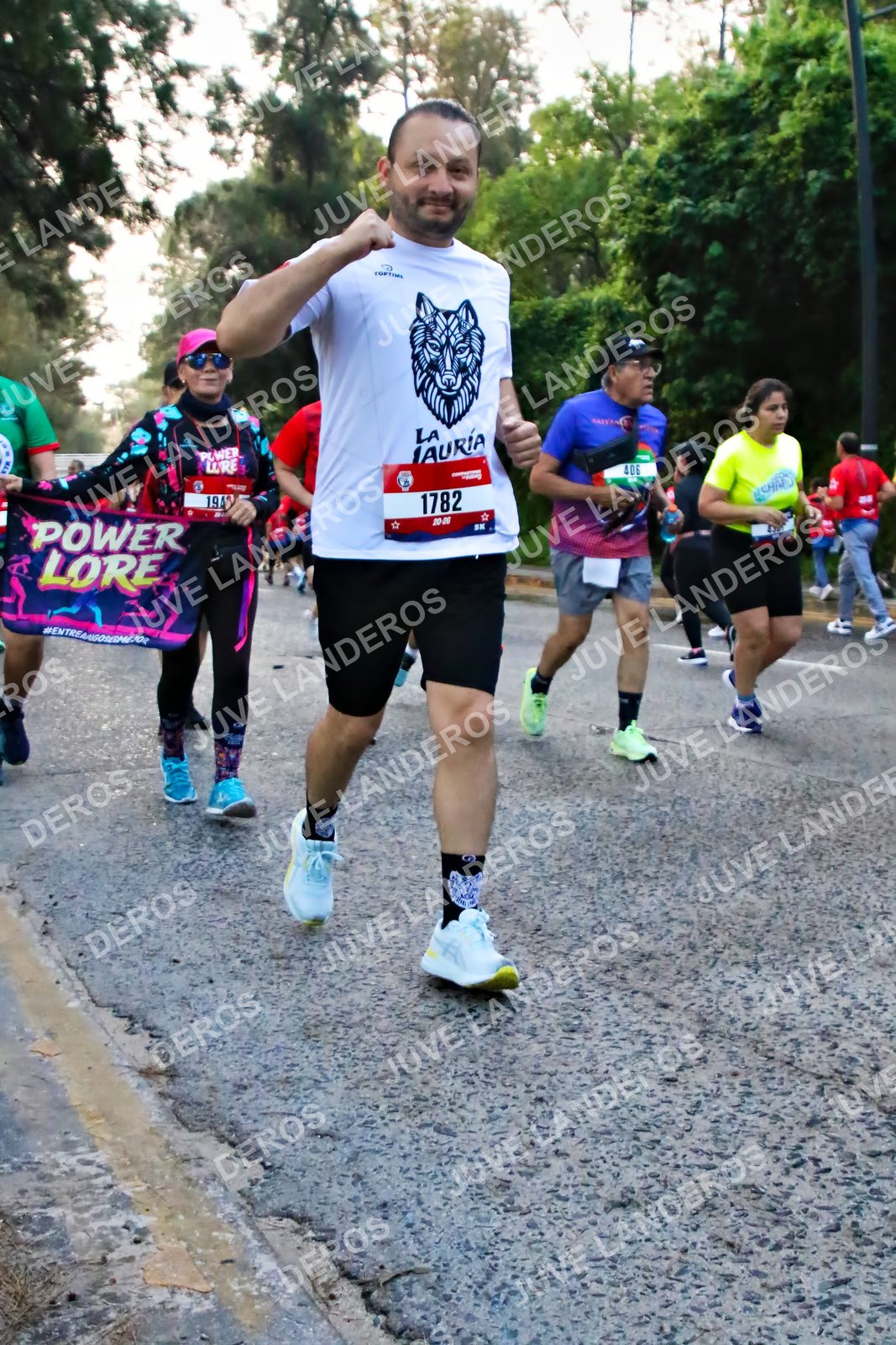 Foto de la CARRERA BIMBO GLOBAL RACE GUADALAJARA en Centro Comercial Andares, Blvd. Puerta de Hierro 4965, Zapopan a las 07:00 · dorsal 1782, 406, 194