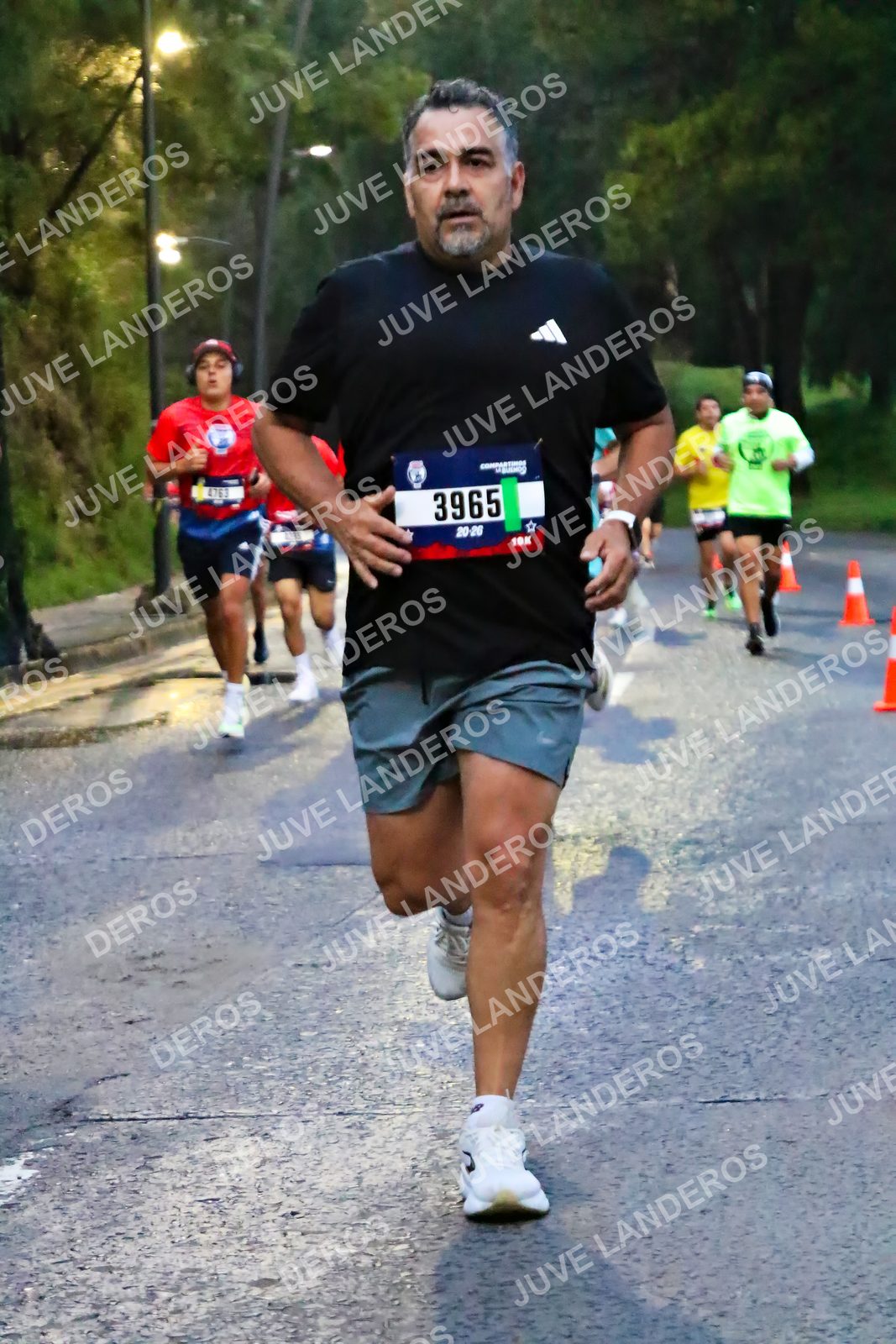 Foto de la CARRERA BIMBO GLOBAL RACE GUADALAJARA en Centro Comercial Andares, Blvd. Puerta de Hierro 4965, Zapopan a las 06:39 · dorsal 3965, 4763