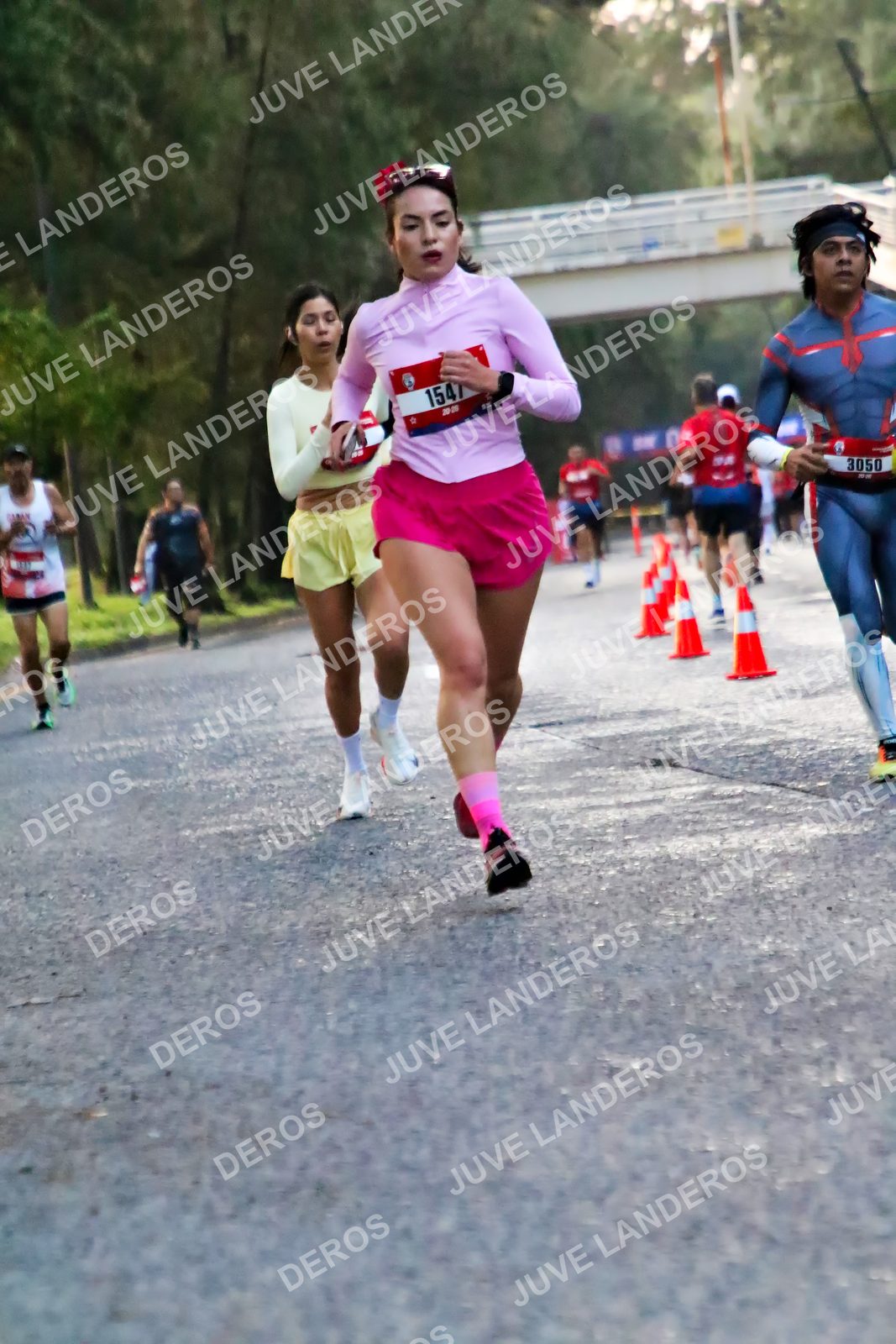 Foto de la CARRERA BIMBO GLOBAL RACE GUADALAJARA en Centro Comercial Andares, Blvd. Puerta de Hierro 4965, Zapopan a las 04:56 · dorsal 3050, 1547
